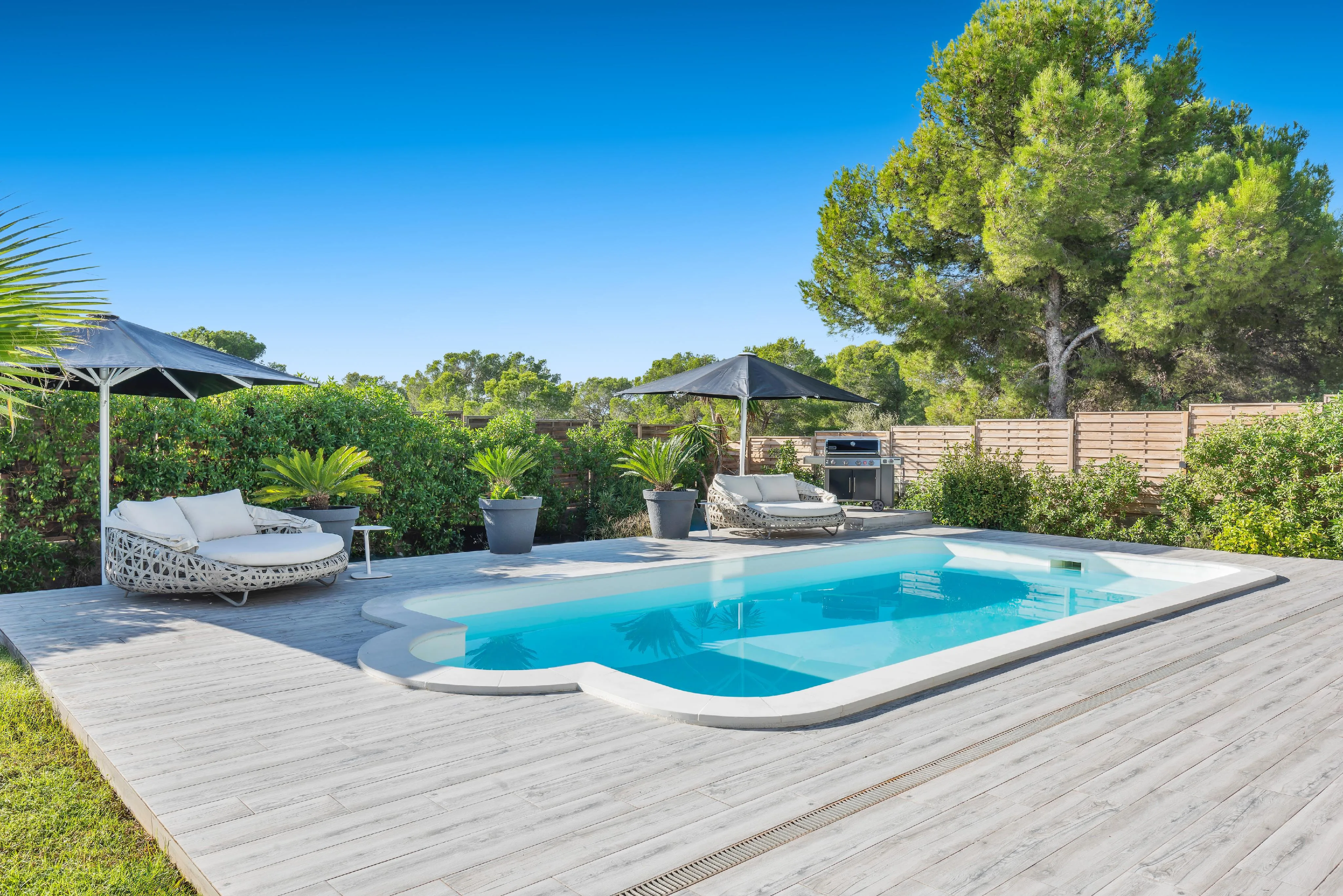 Vila moderna a Santa Ponsa amb ampli jardí, piscina i total privacitat-2