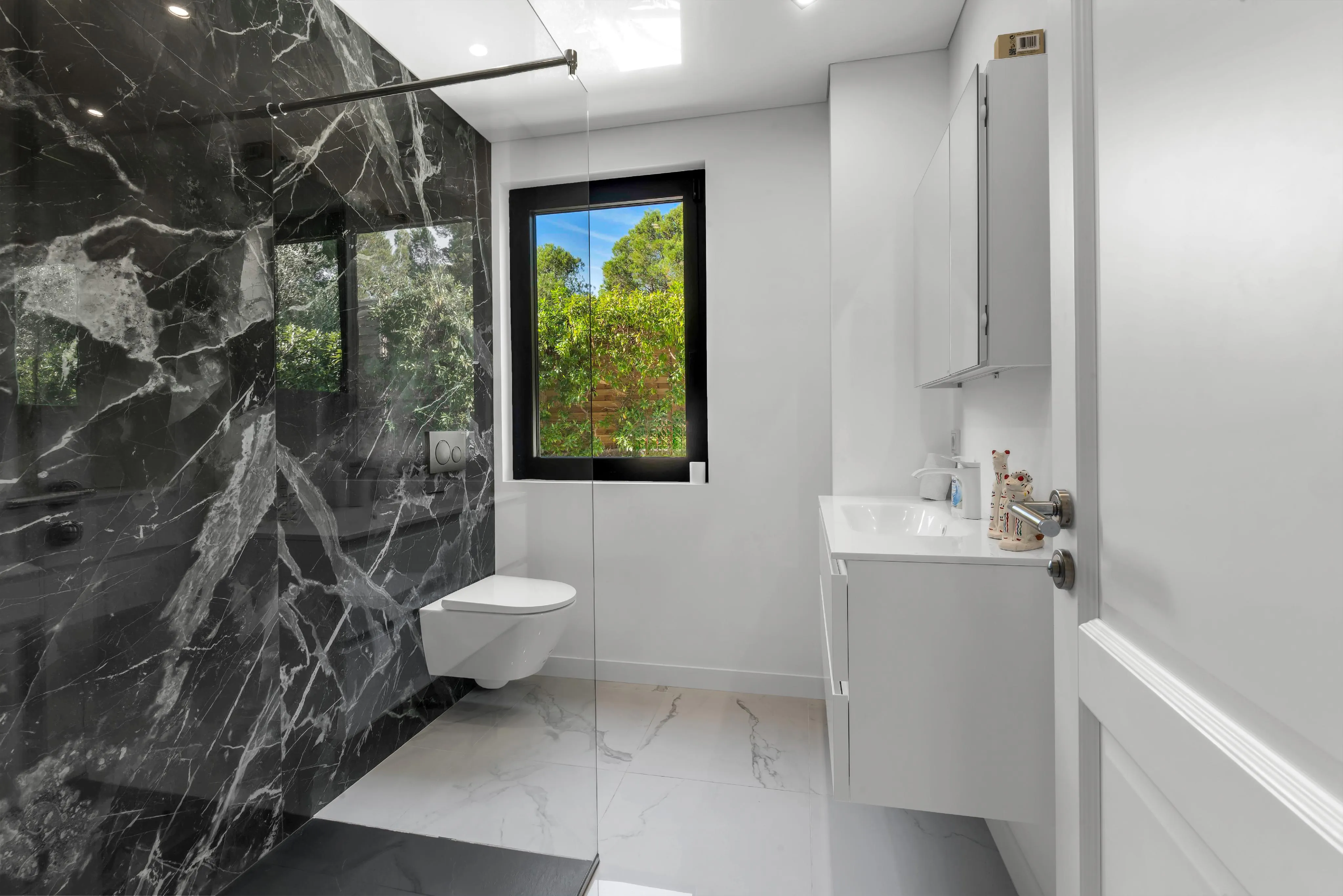 Villa moderna en Santa Ponsa con amplio jardín, piscina y total privacidad-13