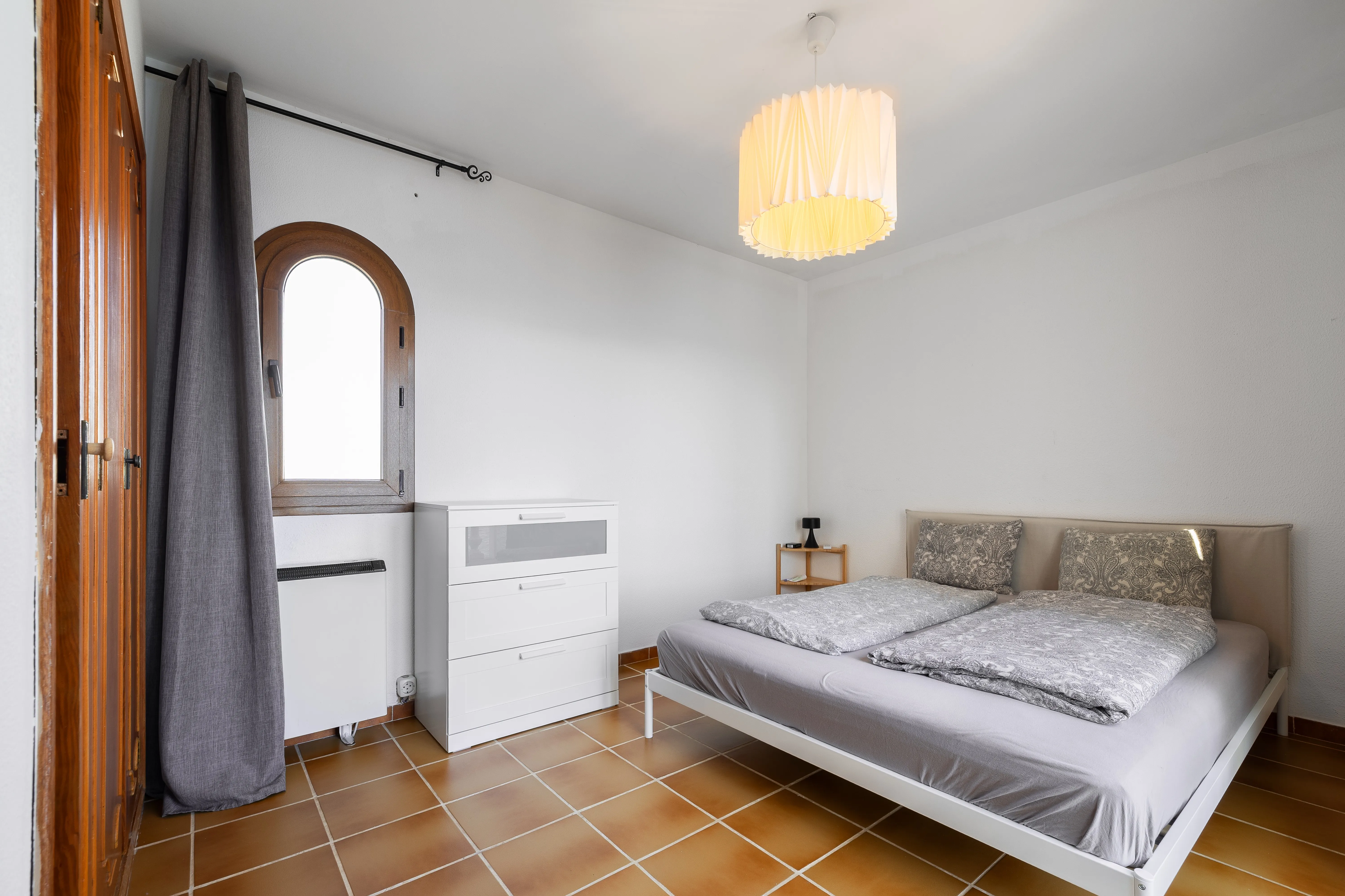 Villa i frontlinjen i Cala Pi med stort potentiale-13