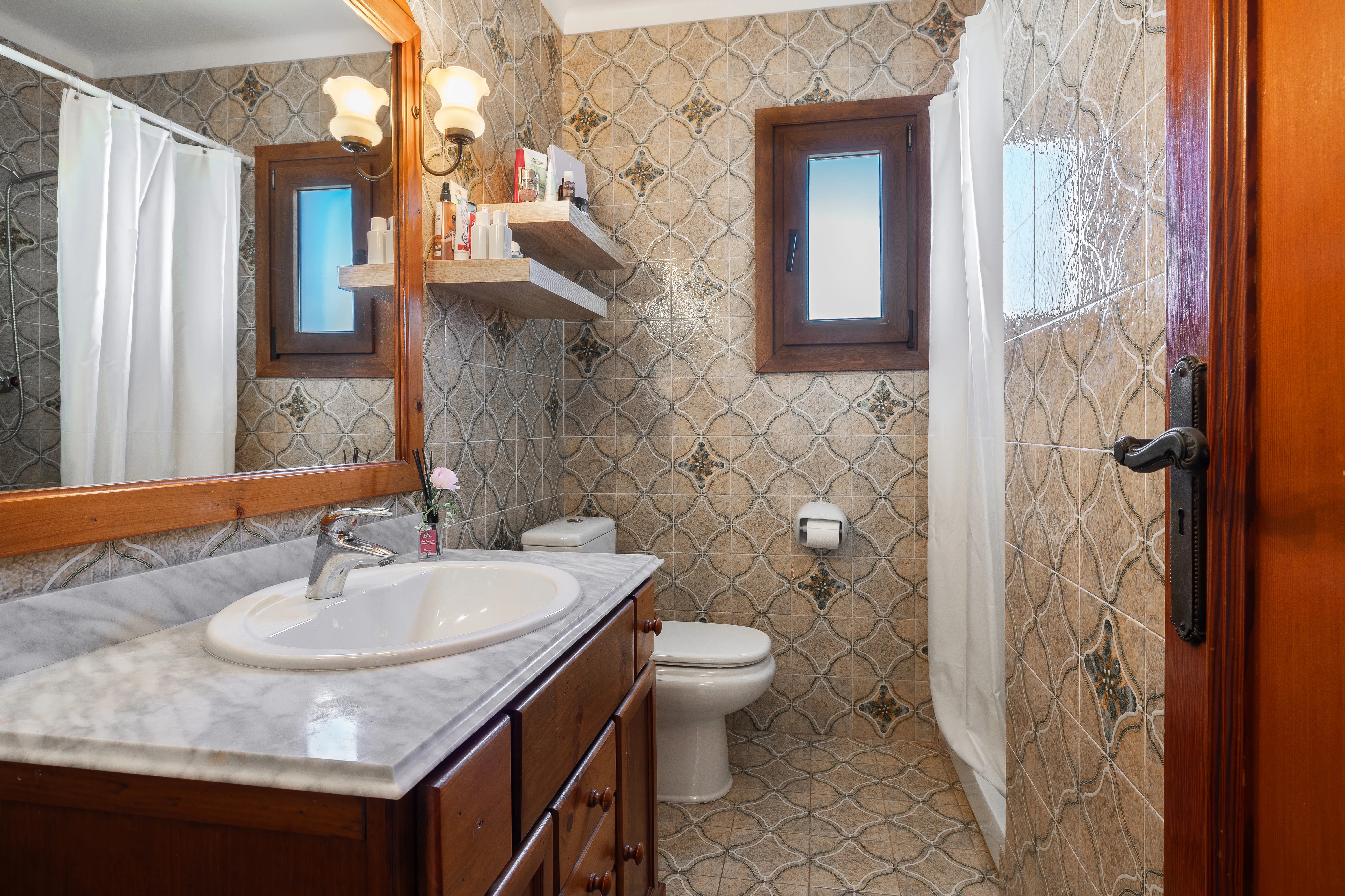 Villa i frontlinjen i Cala Pi med stort potentiale-10