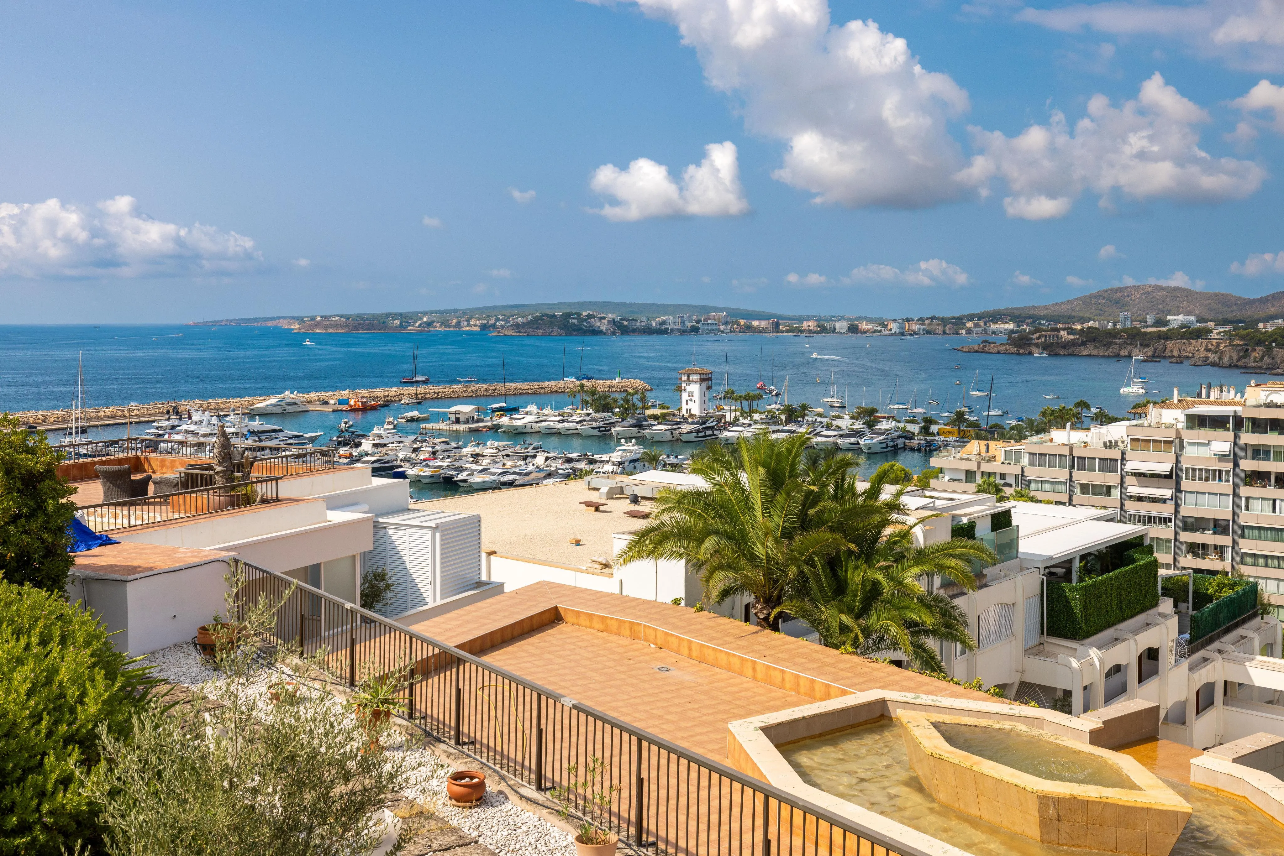 Sea view apartment in Portals-16