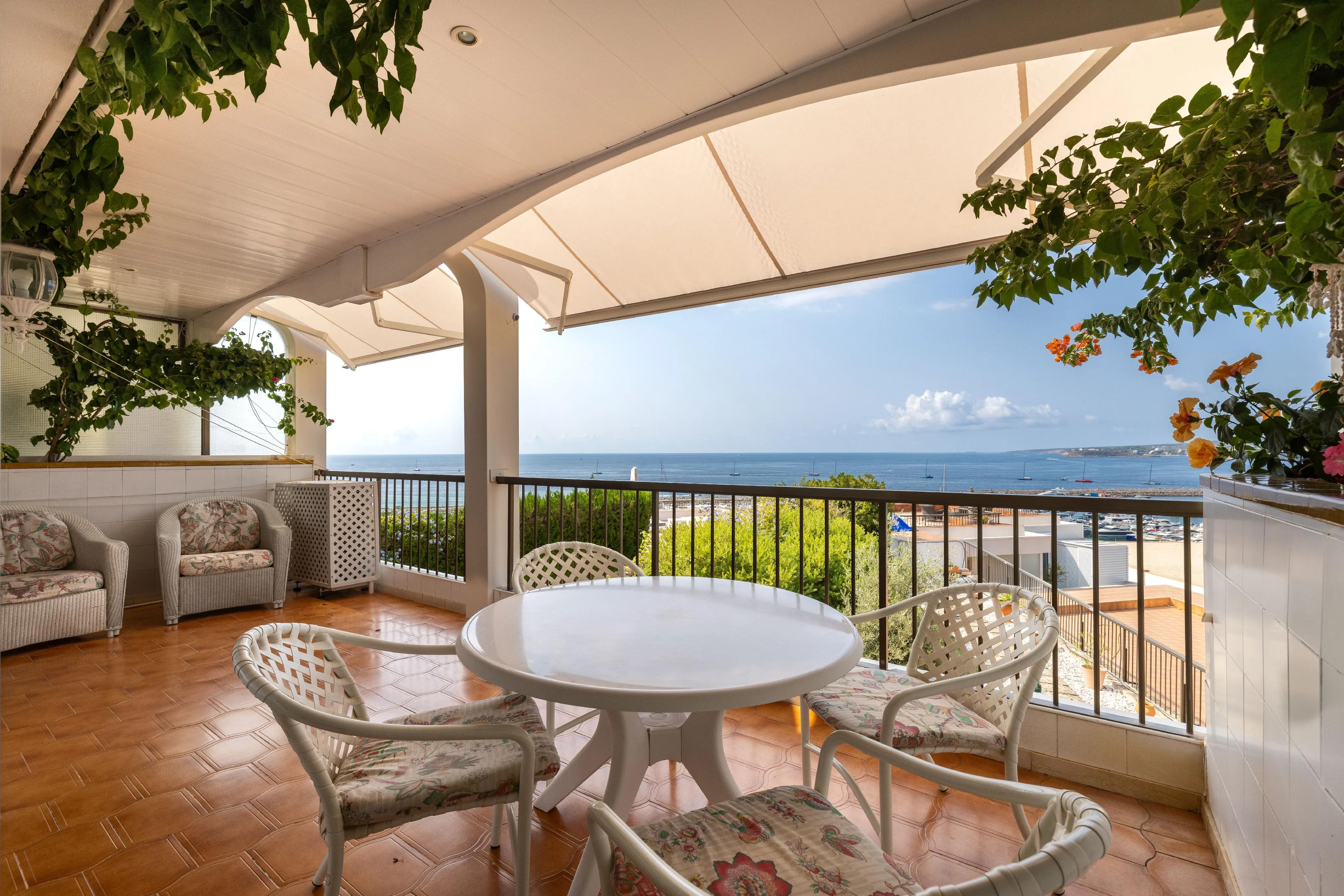 Sea view apartment in Portals-2