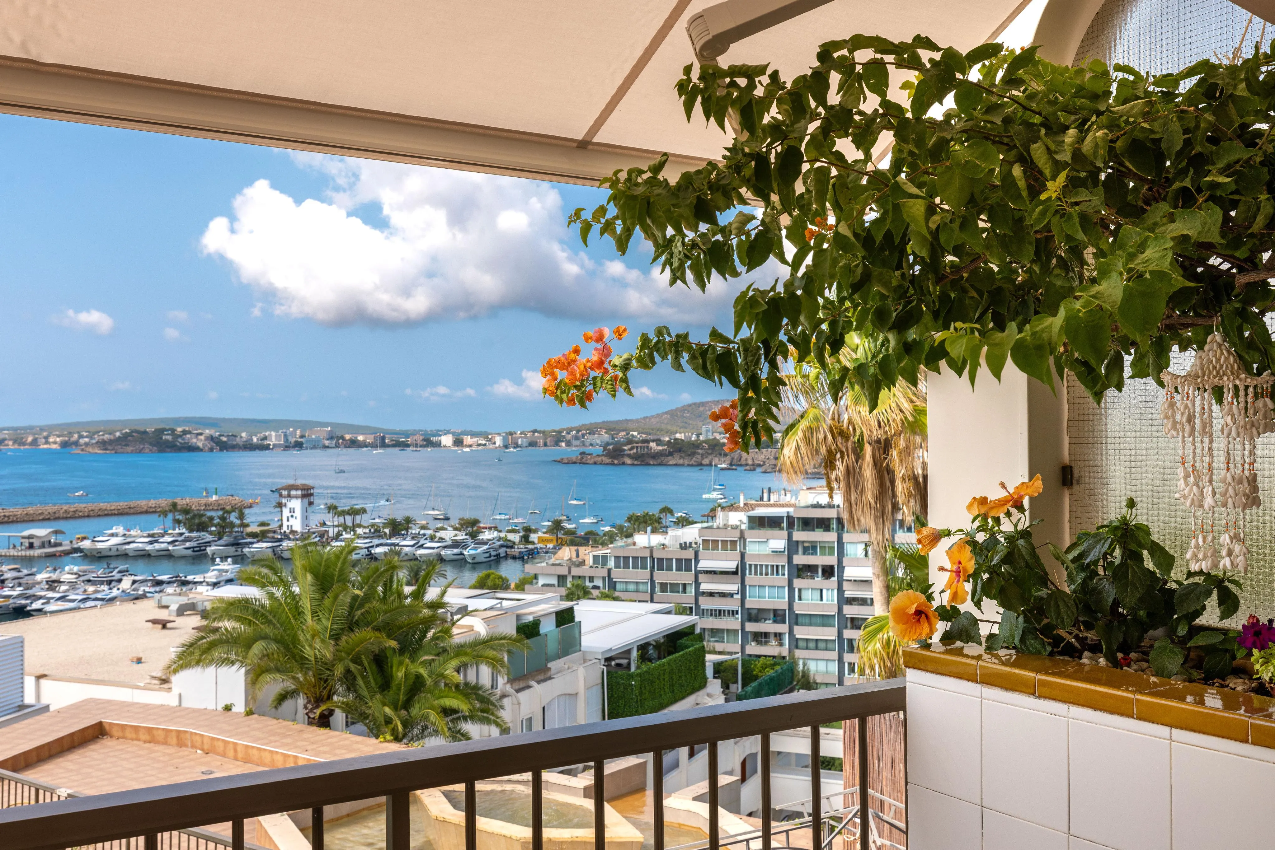 Sea view apartment in Portals-14