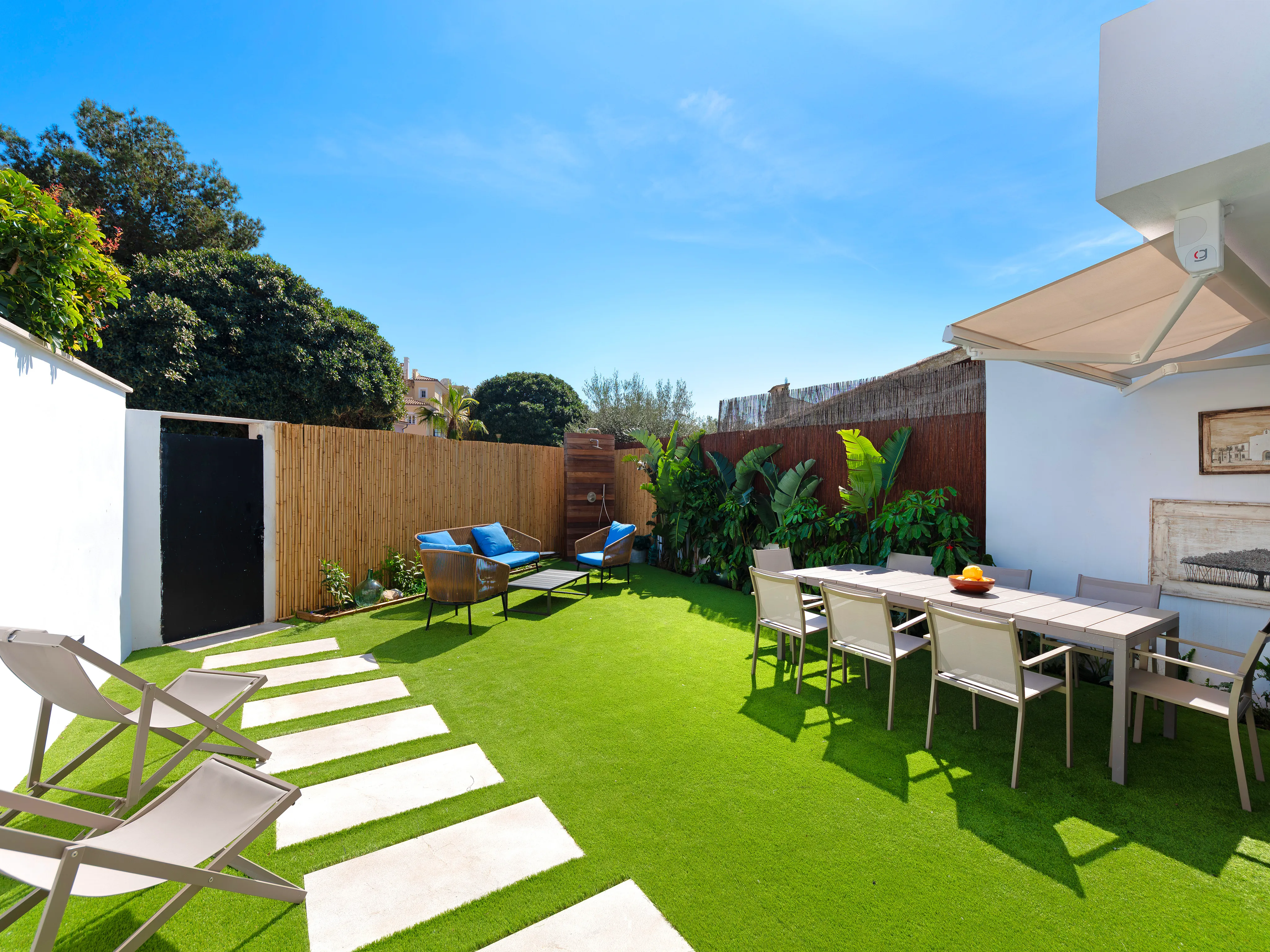 Charming refurbished townhouse in prime Bendinat location-1