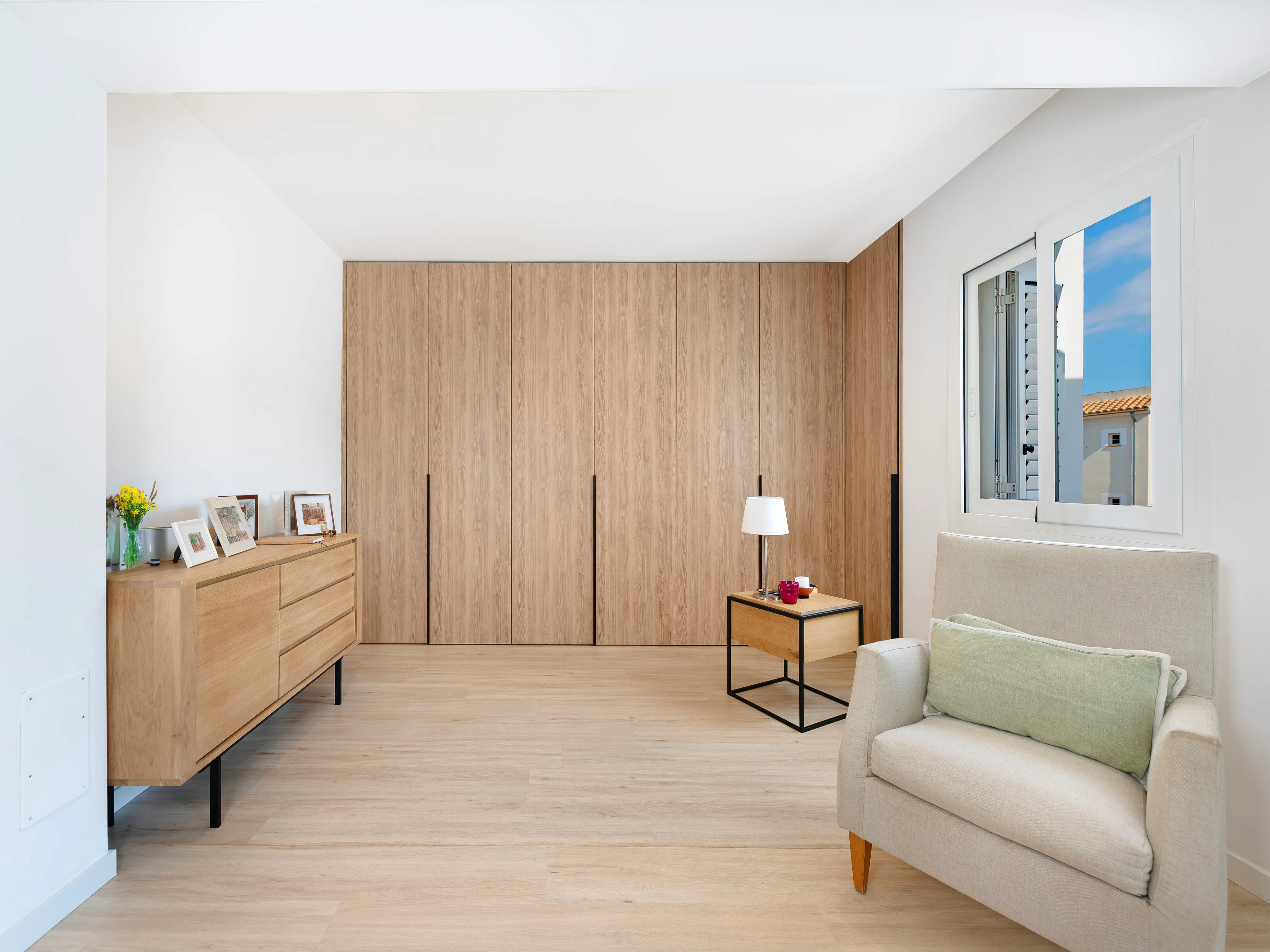 Charming refurbished townhouse in prime Bendinat location-5