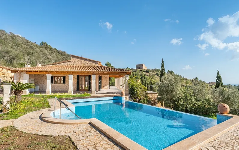 Espaciosa casa con vistas panorámicas al mar