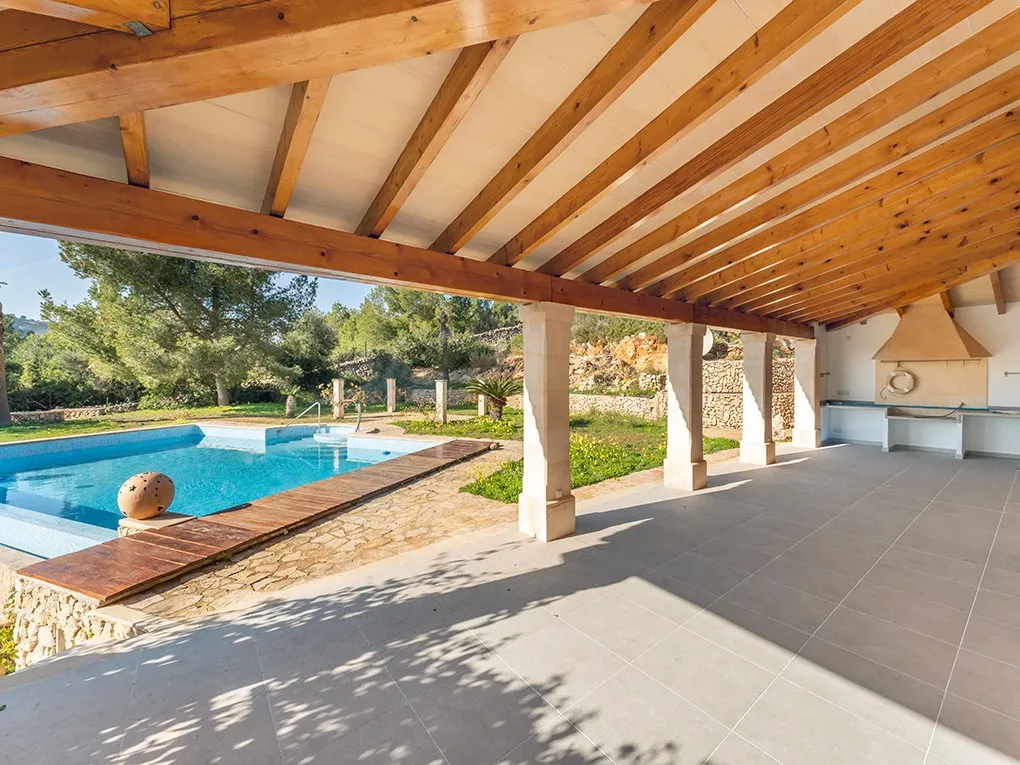 Spacious finca with far-reaching views to the sea-14