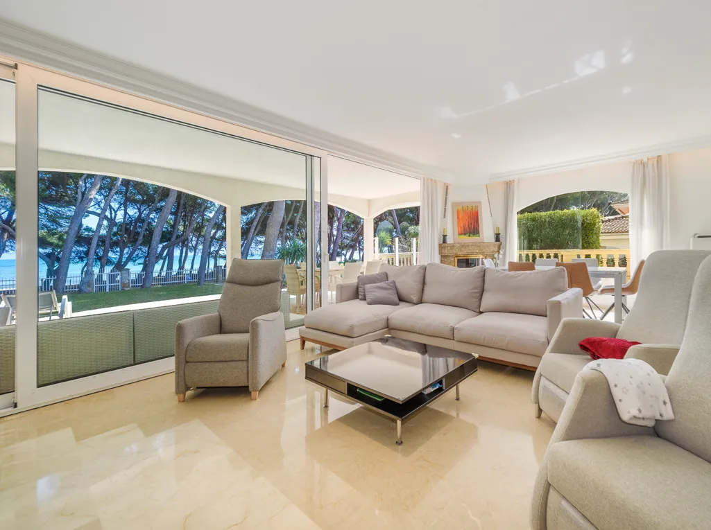 Frontline Villa w doskonałej lokalizacji na sprzedaż, Puerto Alcudia-8