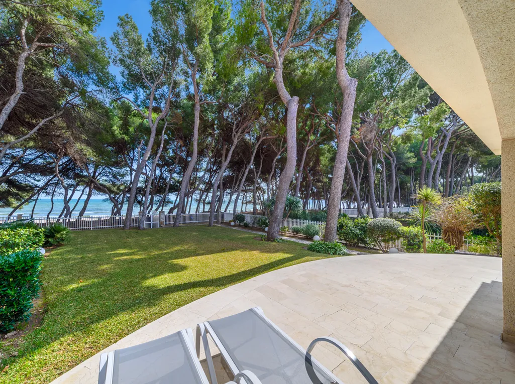 Frontline Villa w doskonałej lokalizacji na sprzedaż, Puerto Alcudia-4