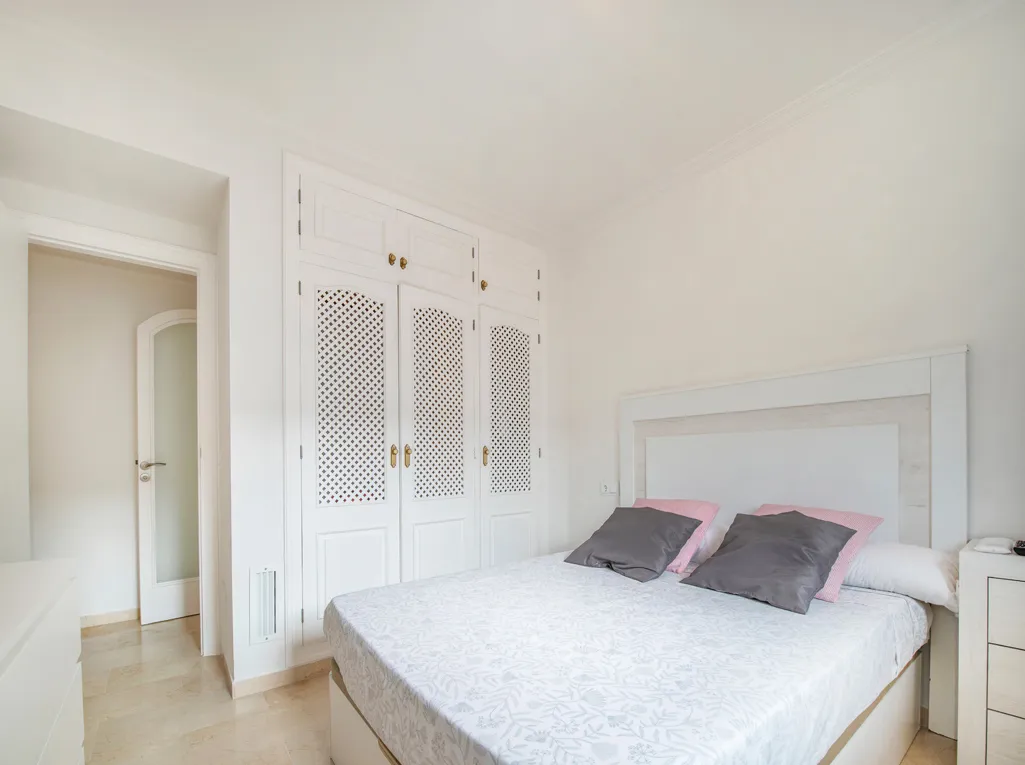 Frontline Villa w doskonałej lokalizacji na sprzedaż, Puerto Alcudia-12