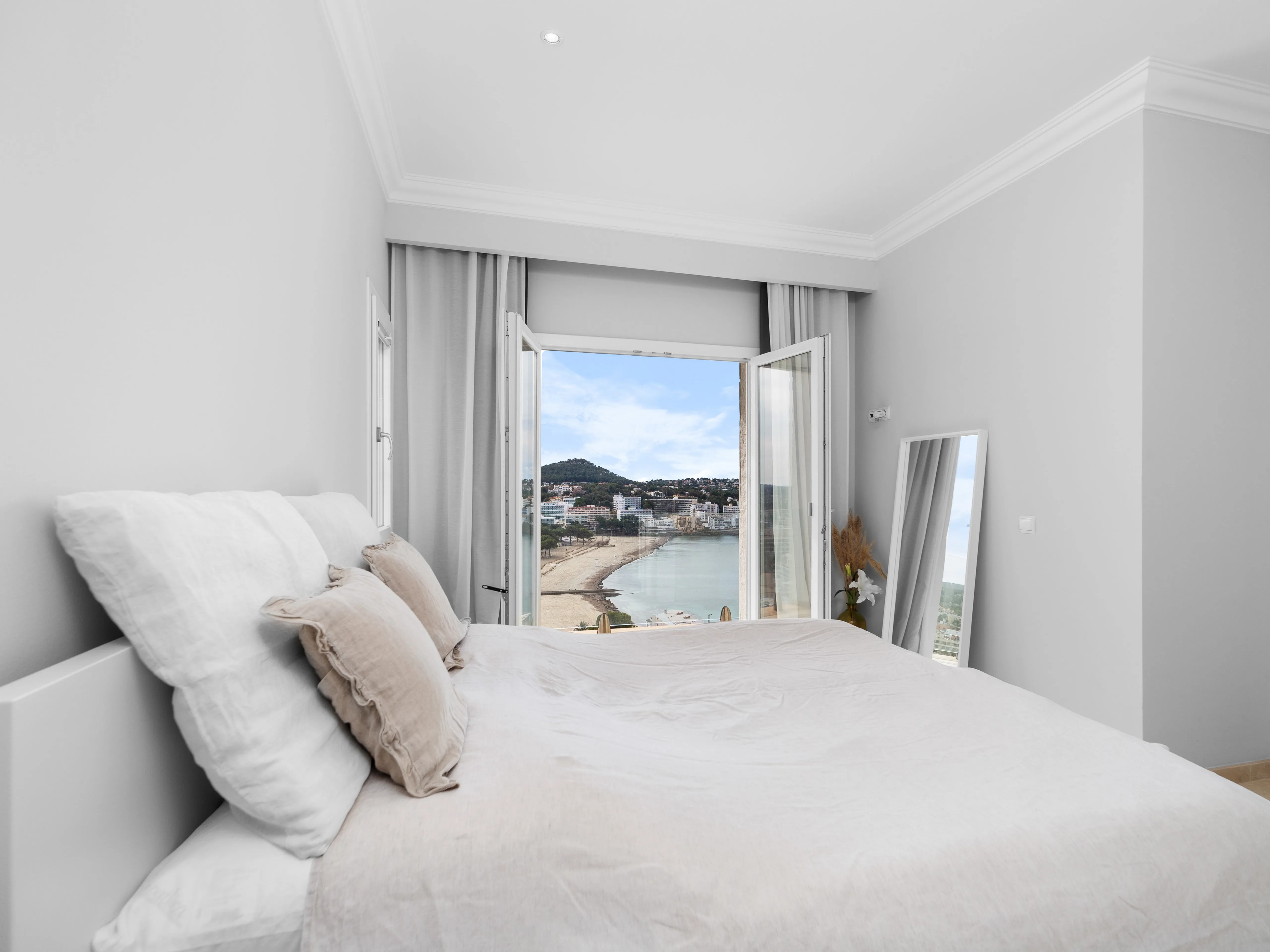 Elegante villa con fantásticas vistas al mar-14