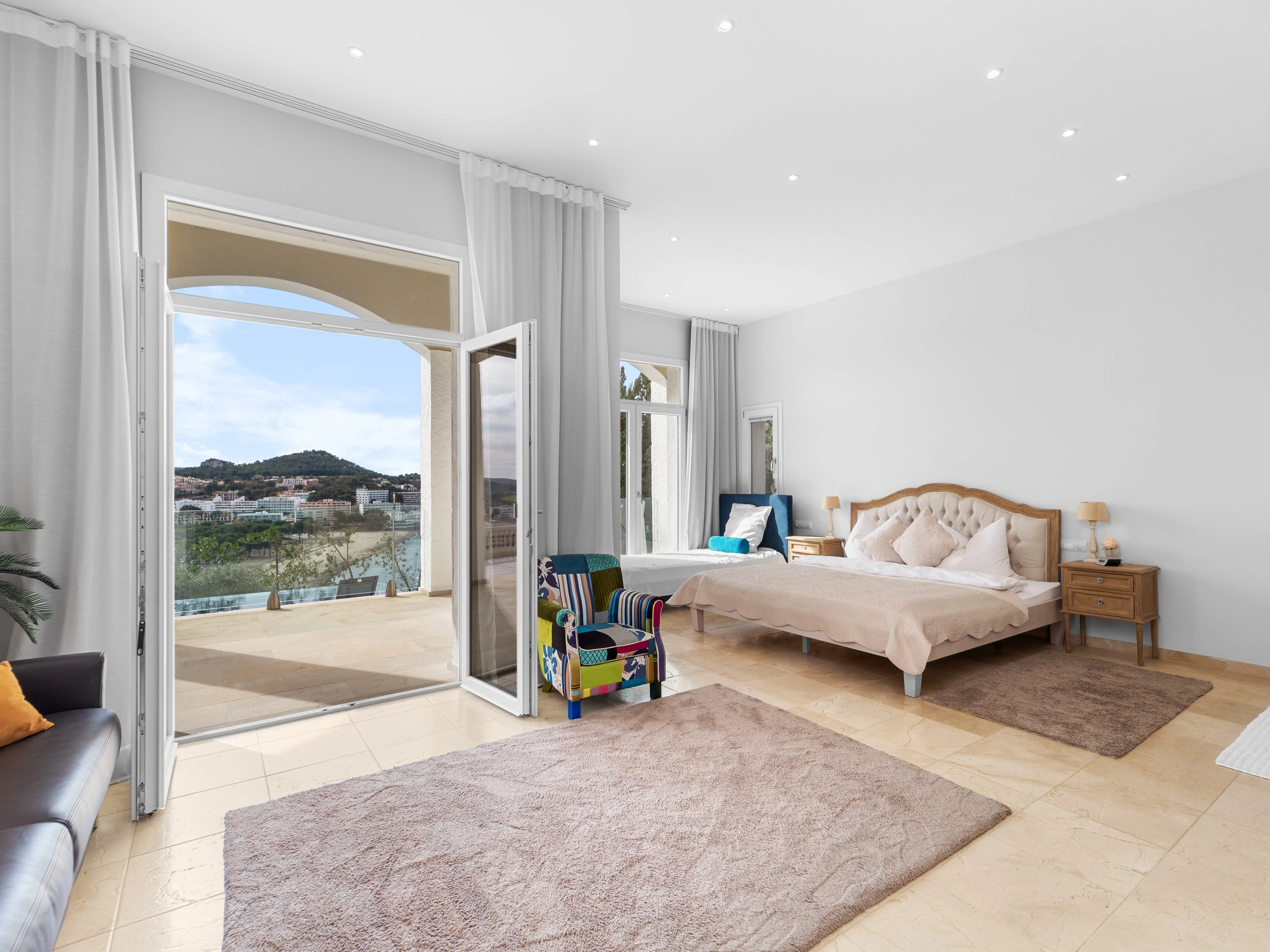 Elegante villa met fantastisch uitzicht op zee-15