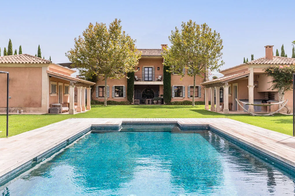 Luksusfinca med vidunderlig udsigt i Pina-2