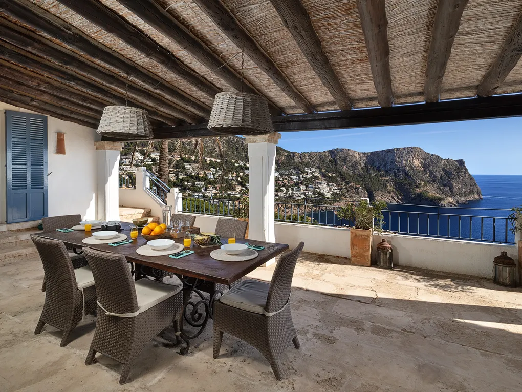 Villa med bedste beliggenhed, gæstehus og privatliv-6