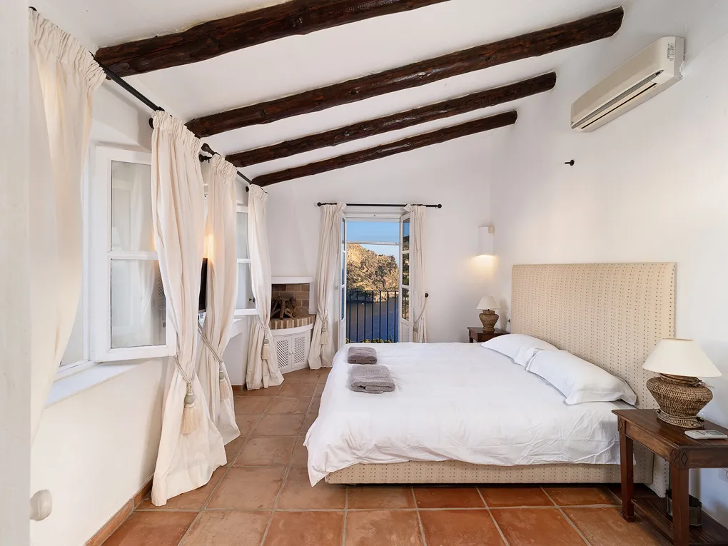 Villa med bedste beliggenhed, gæstehus og privatliv-8