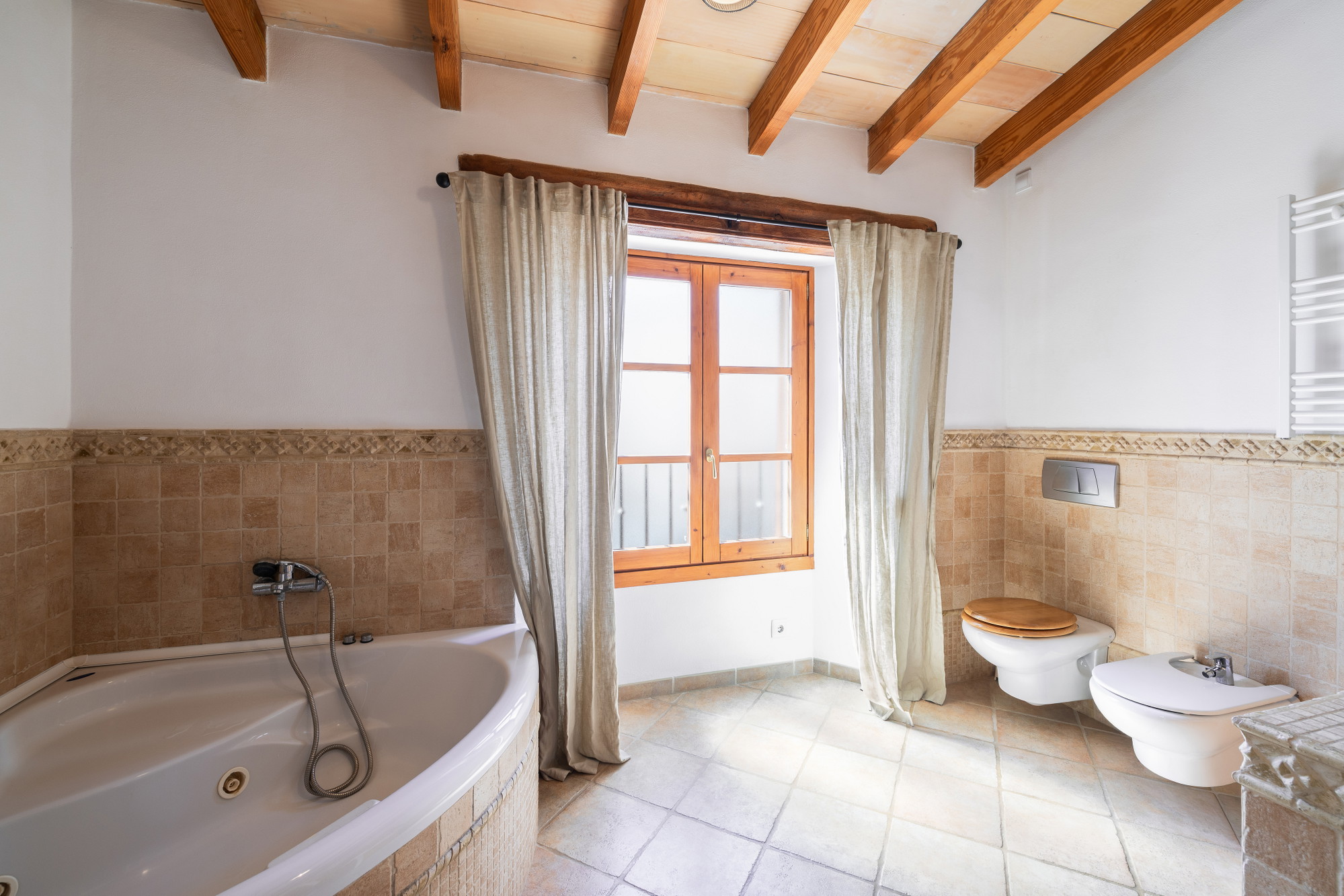 Authentisches Dorfhaus mit Tramuntana-Blick in Sa Cabaneta-13