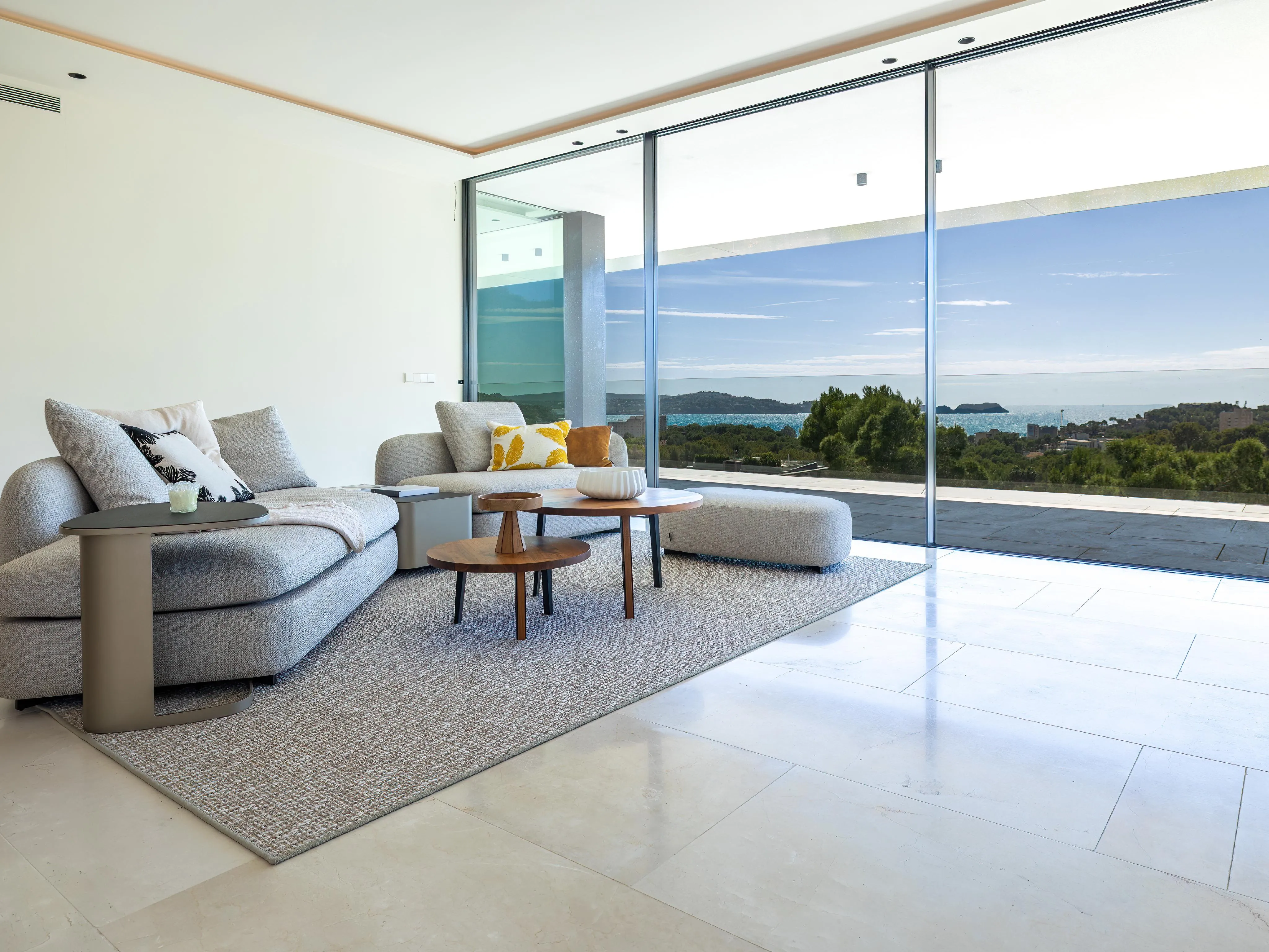 New penthouse with amazing sea views-3