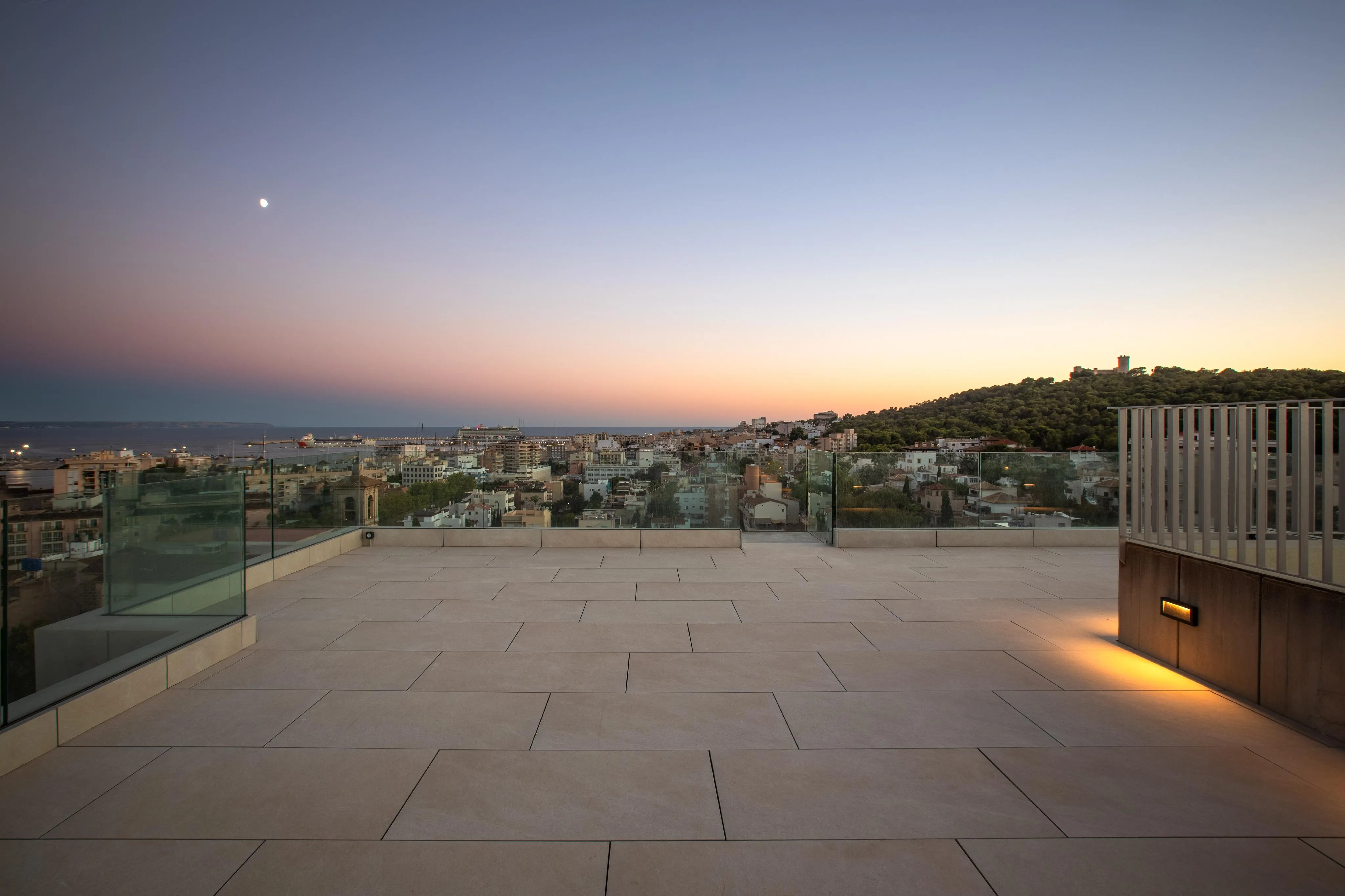 Luxueus, gerenoveerd penthouse in Son Armadams met panoramisch uitzicht-29