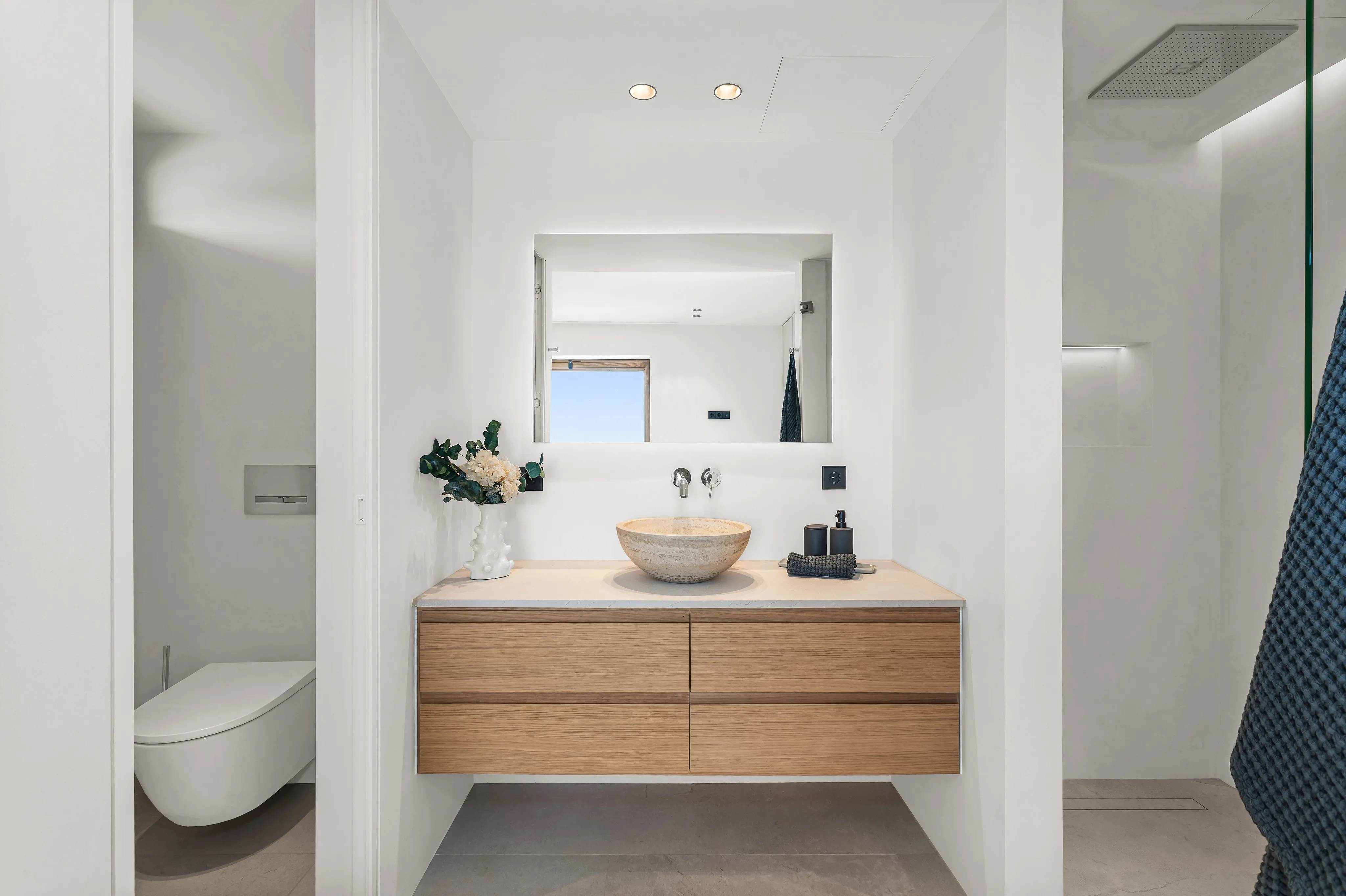 Luxury Refurbished Penthouse in Son Armadams with Panoramic Views-10