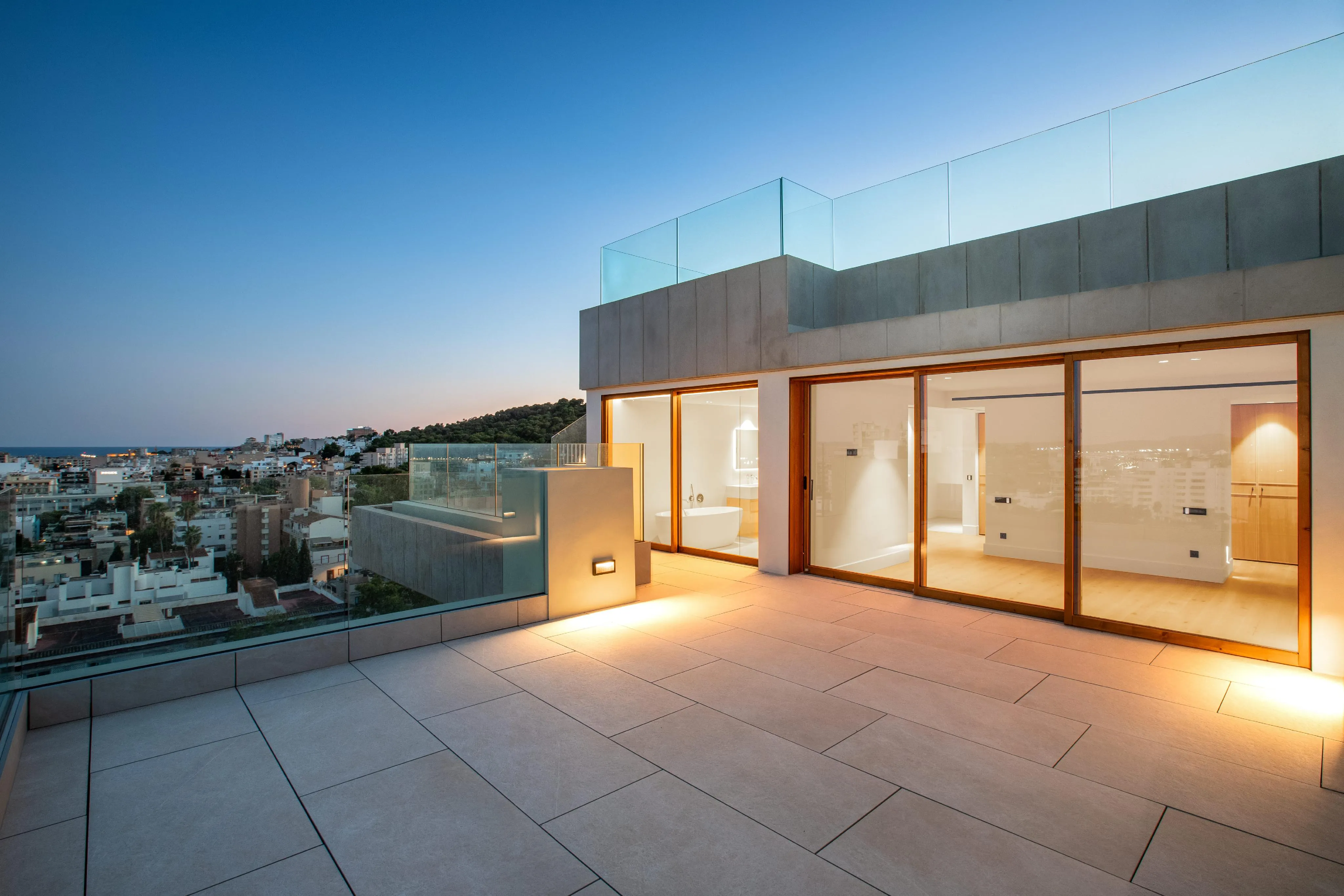 Luxueus, gerenoveerd penthouse in Son Armadams met panoramisch uitzicht-26