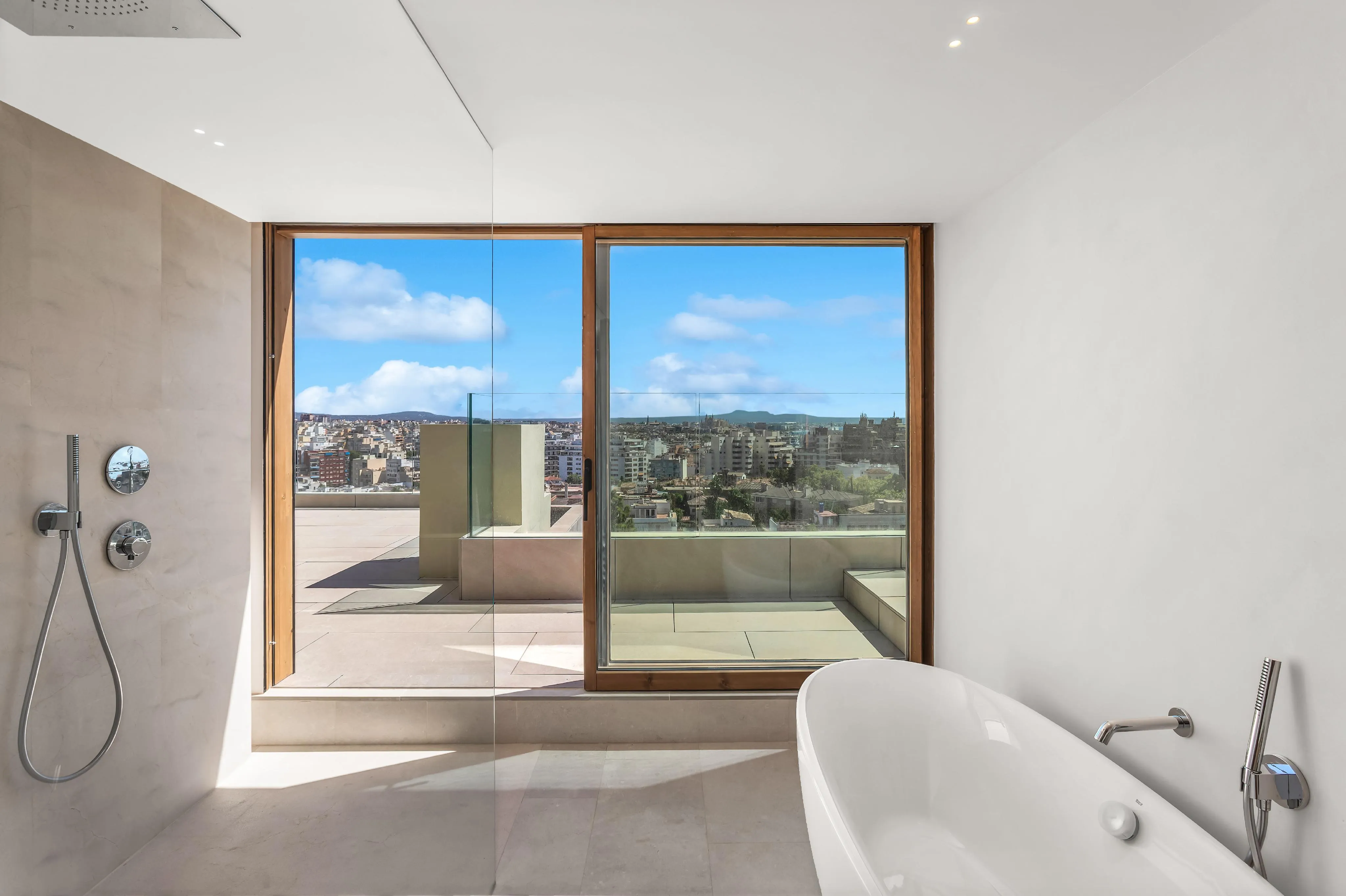 Luxueus, gerenoveerd penthouse in Son Armadams met panoramisch uitzicht-15