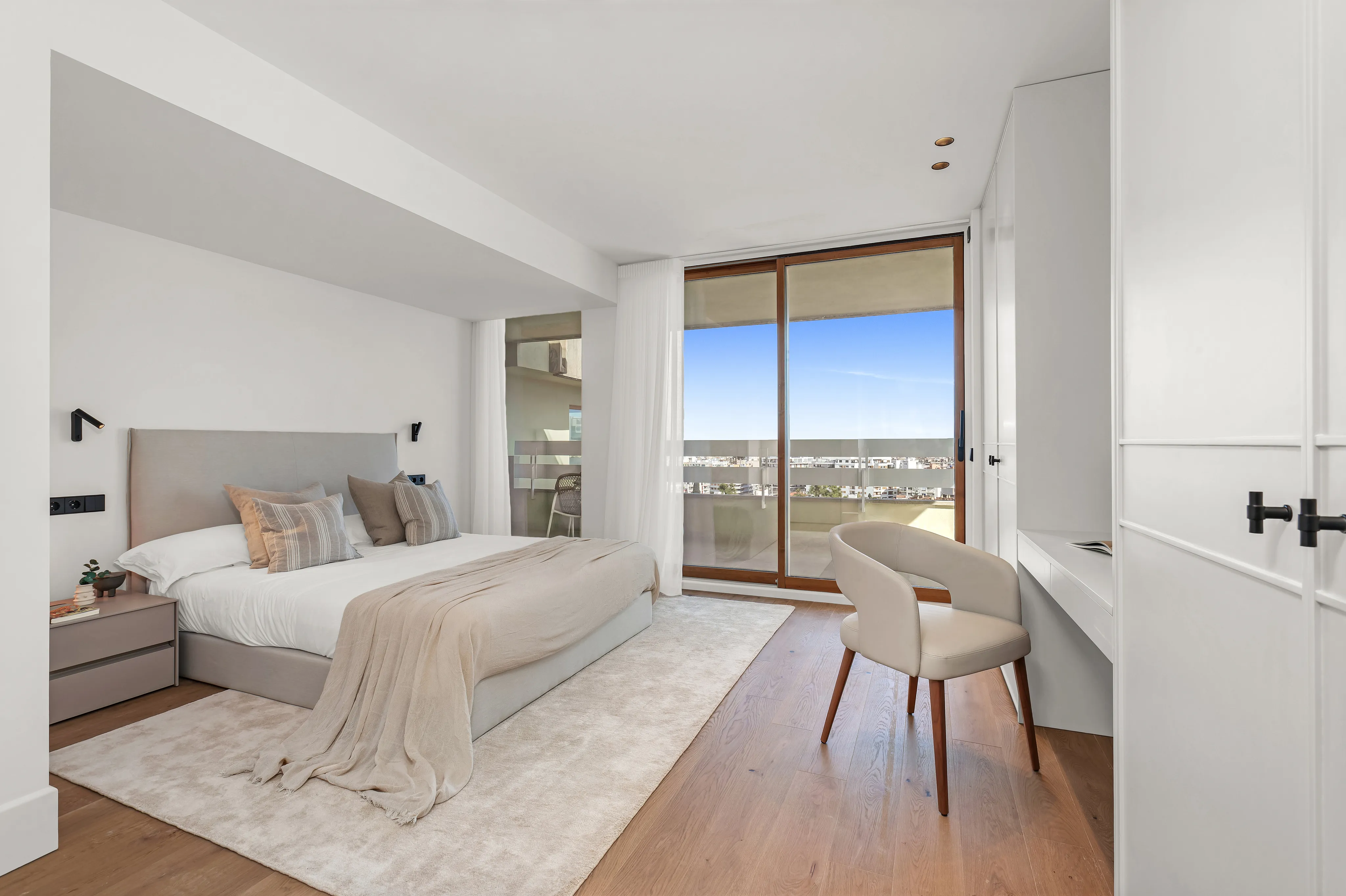 Luxury Refurbished Penthouse in Son Armadams with Panoramic Views-9