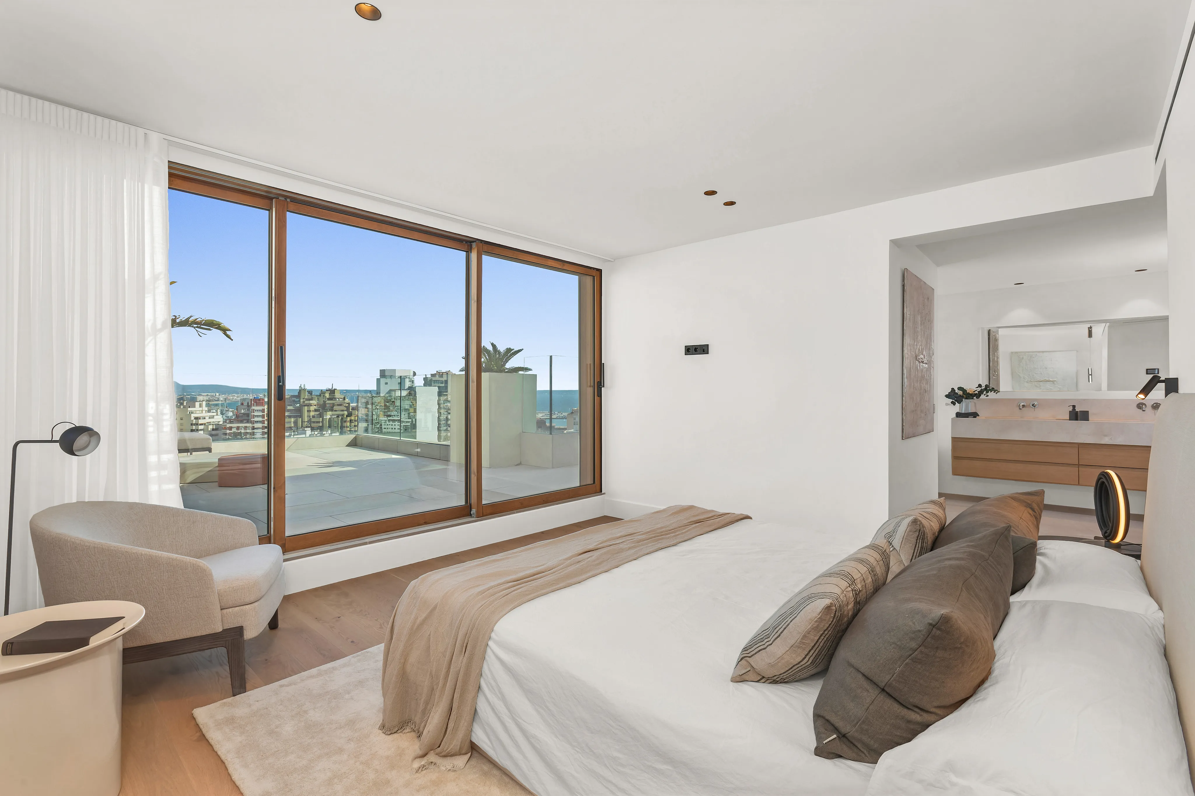 Luxury Refurbished Penthouse in Son Armadams with Panoramic Views-13