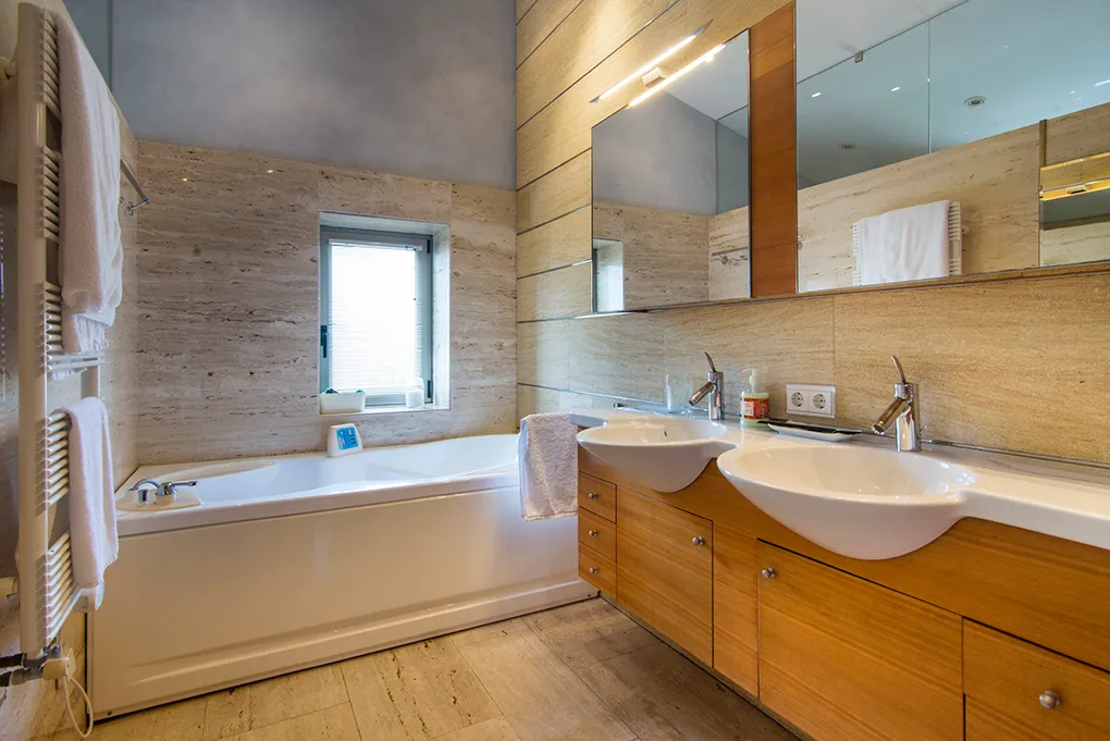 Designervilla på strandpromenaden i Son Veri-11