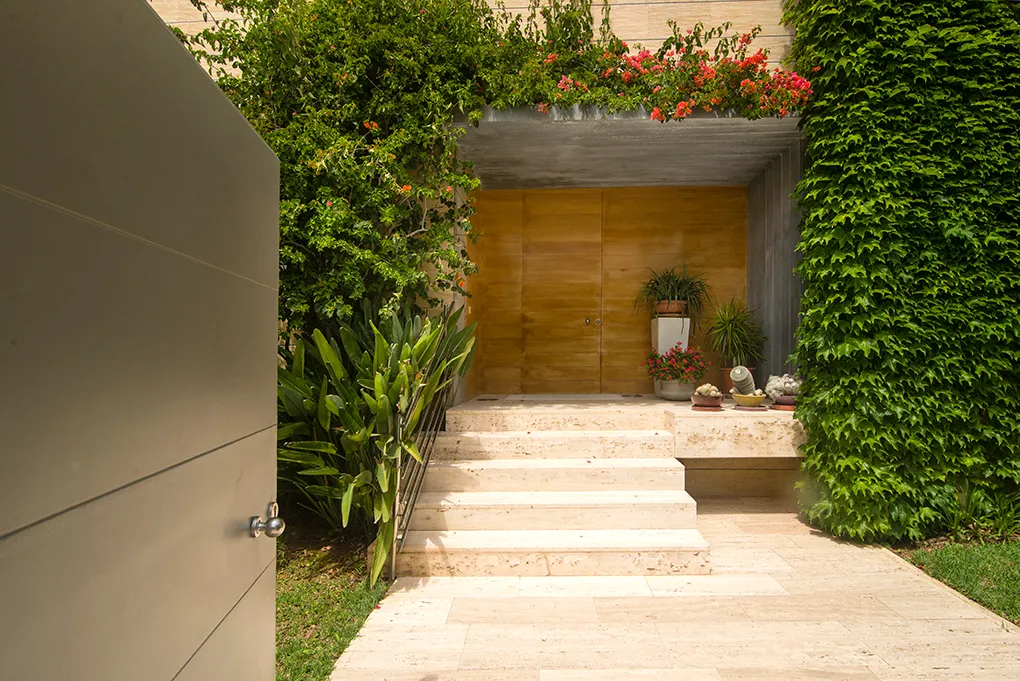 Designervilla på strandpromenaden i Son Veri-14