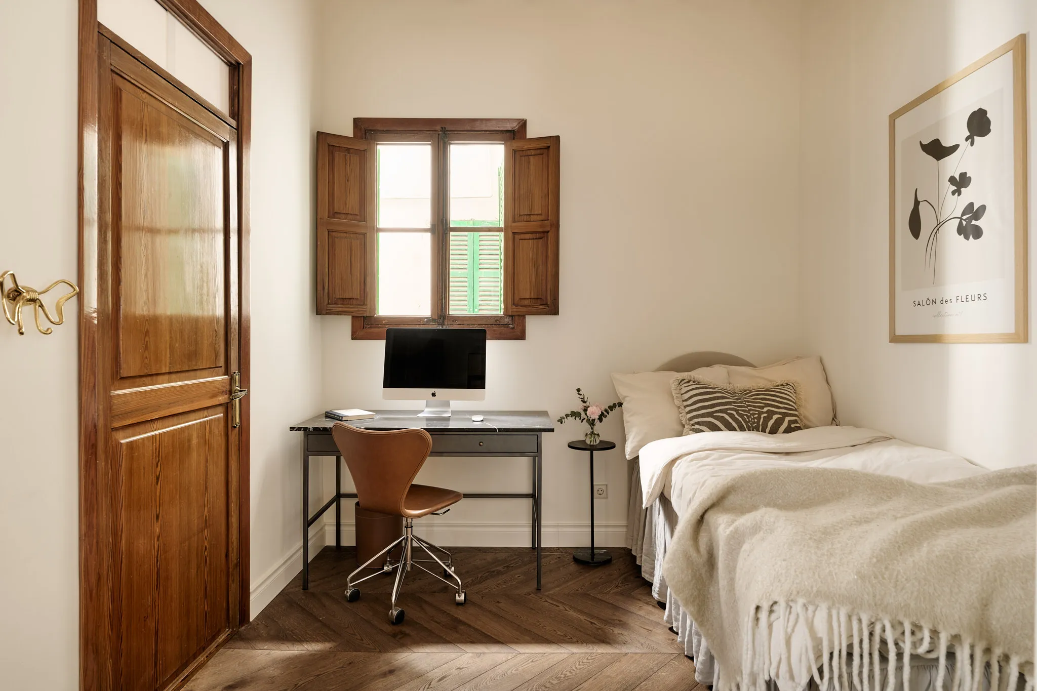 Elegant renovated apartment with character and lots of light in Son Armadams-18