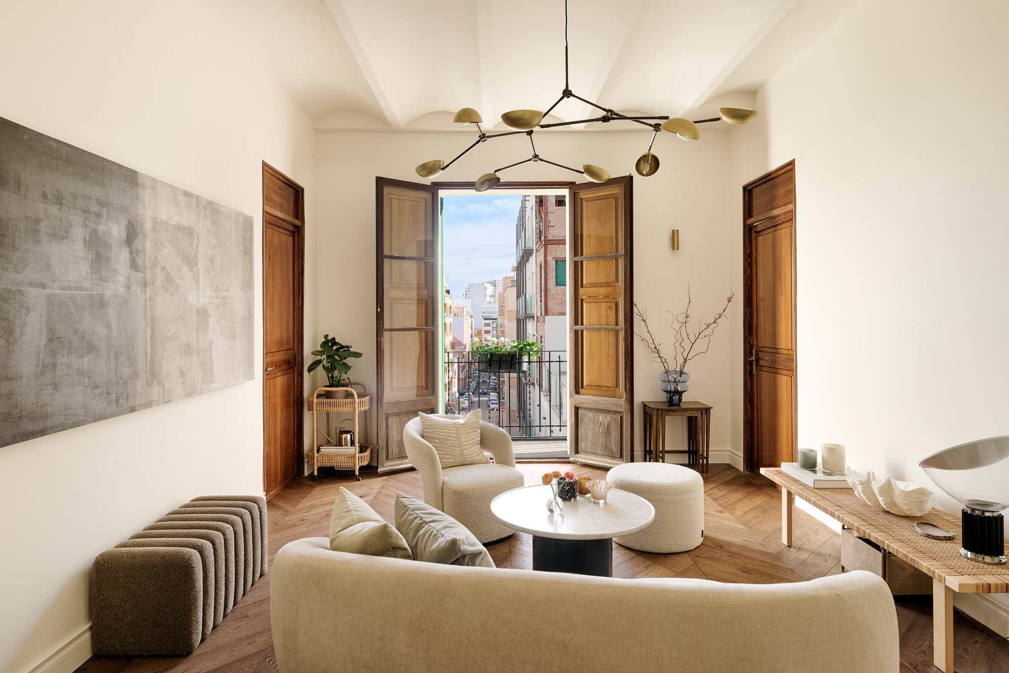 Elegante piso reformado con carácter y mucha luz en Son Armadams