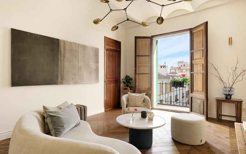 Appartement élégant, rénové, avec du caractère et beaucoup de lumière à Son Armadans