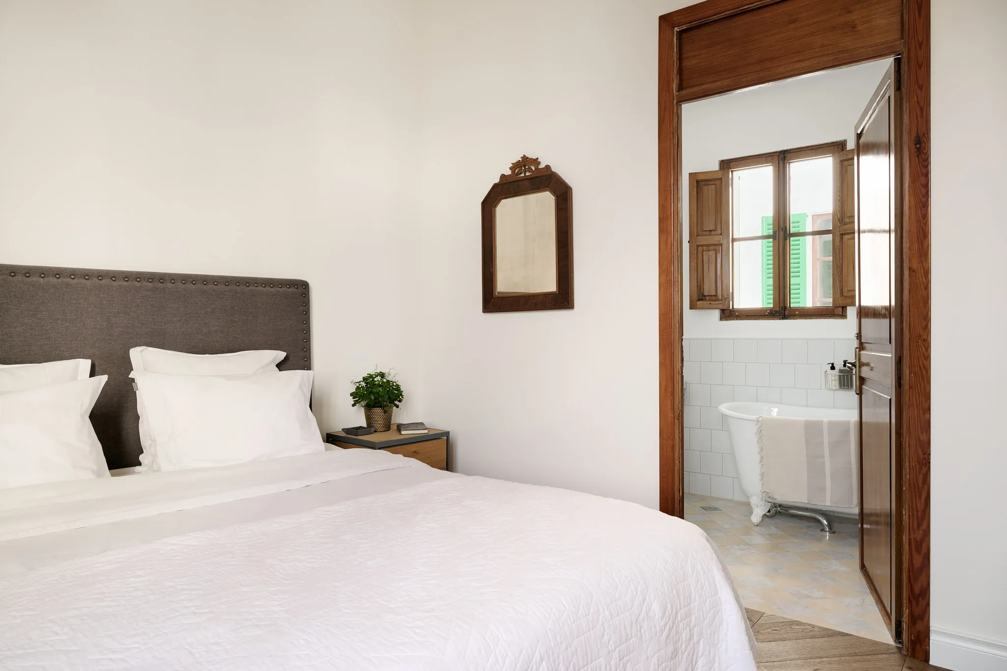 Elegant renovated apartment with character and lots of light in Son Armadams-20