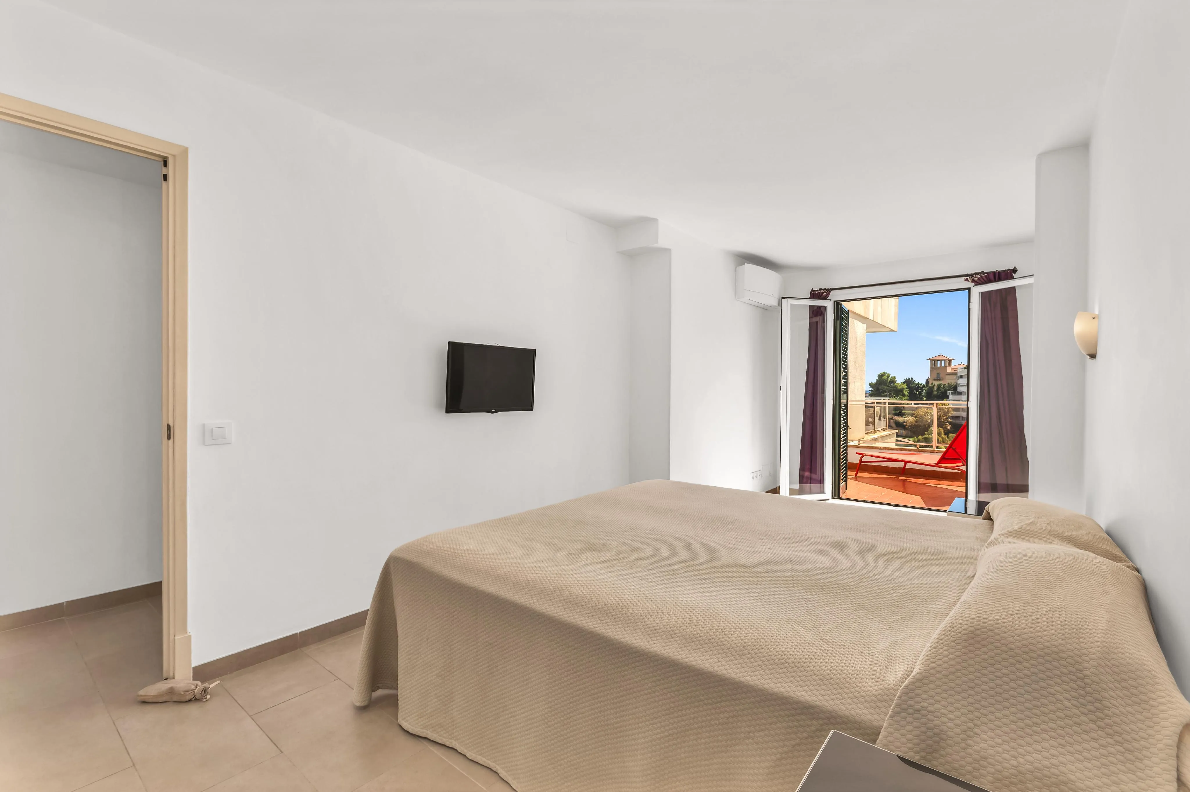 Spacious apartment with terrace and harbour views in Can Bárbara-11