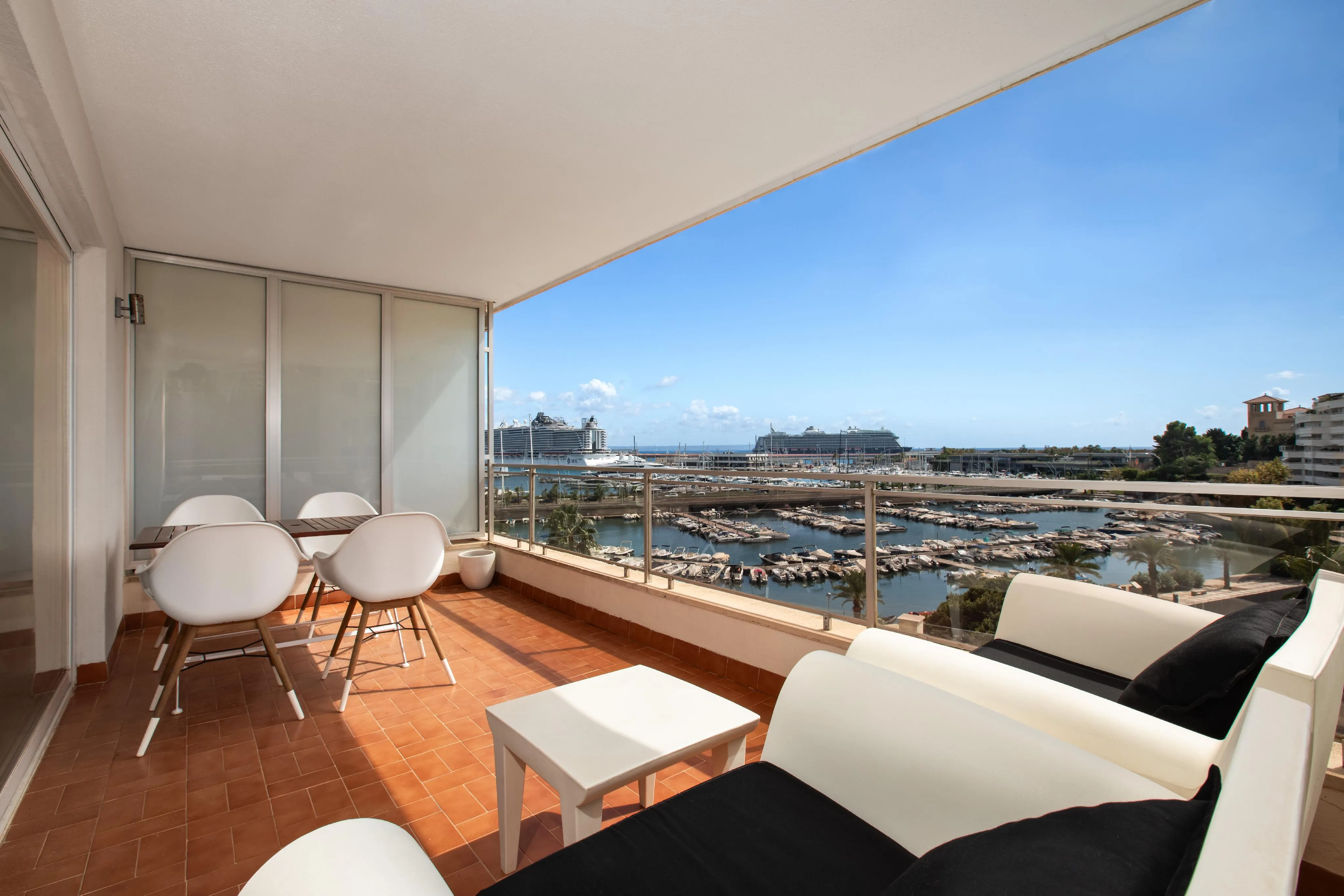 Exclusive, spacious and bright apartment with view in Can Bárbara-14