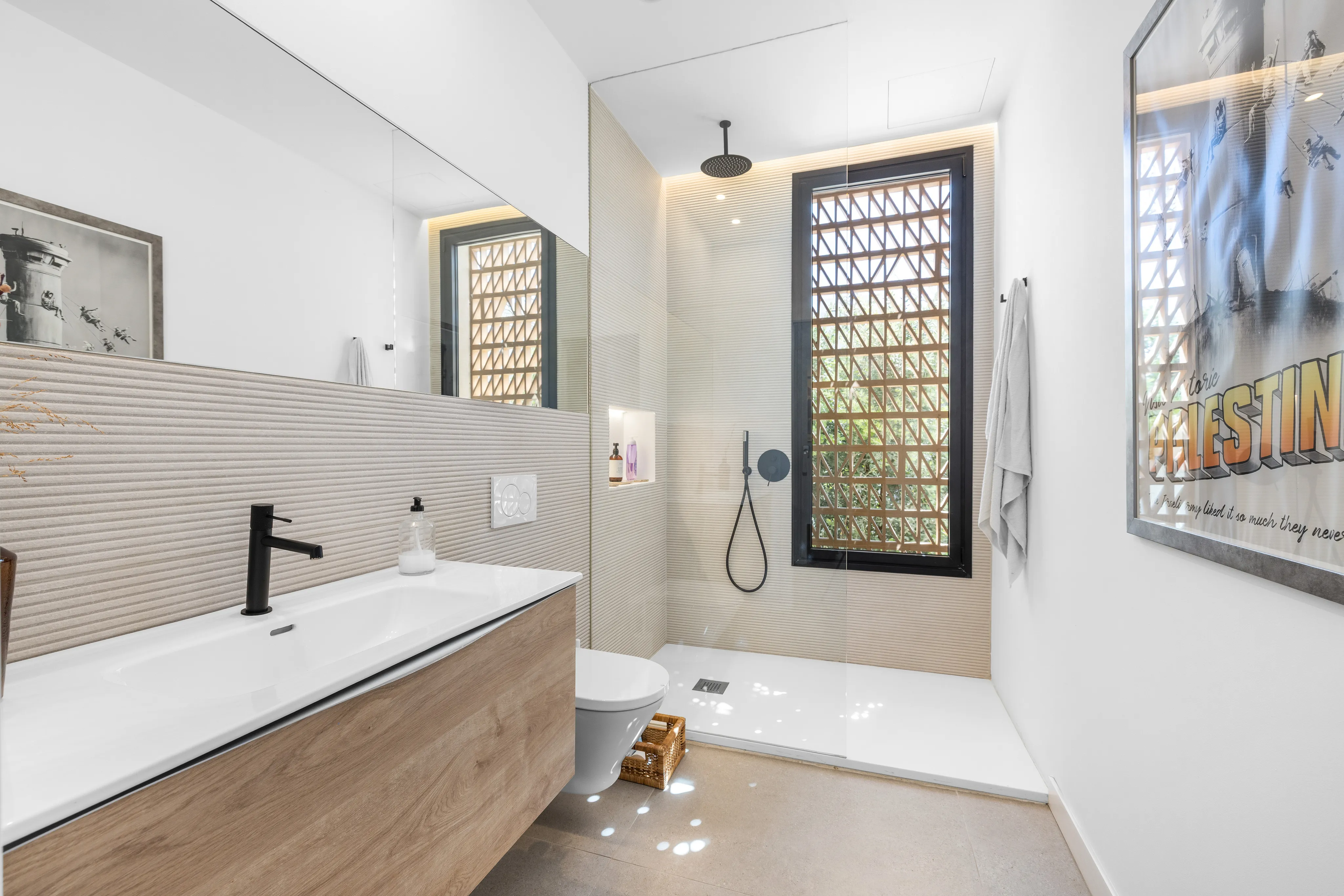 Villa moderna con piscina, giardino e appartamento indipendente-8