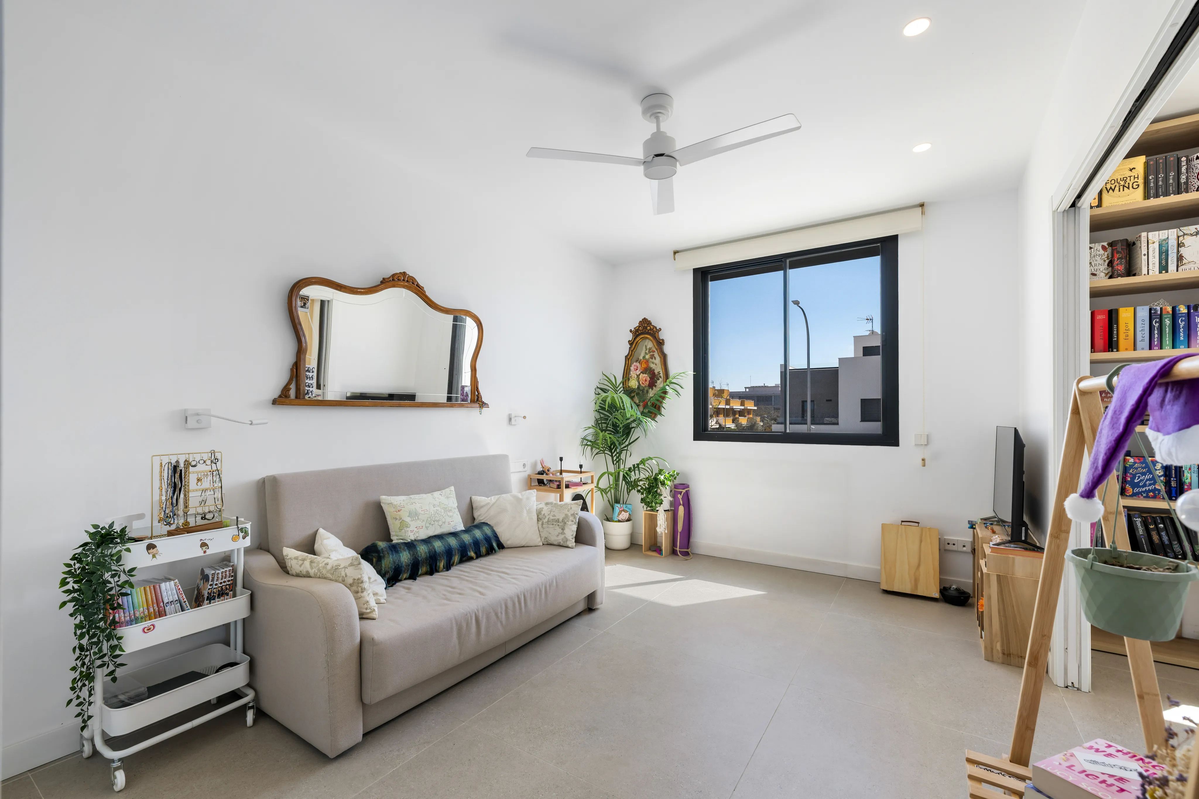 Villa moderna con piscina, giardino e appartamento indipendente-9