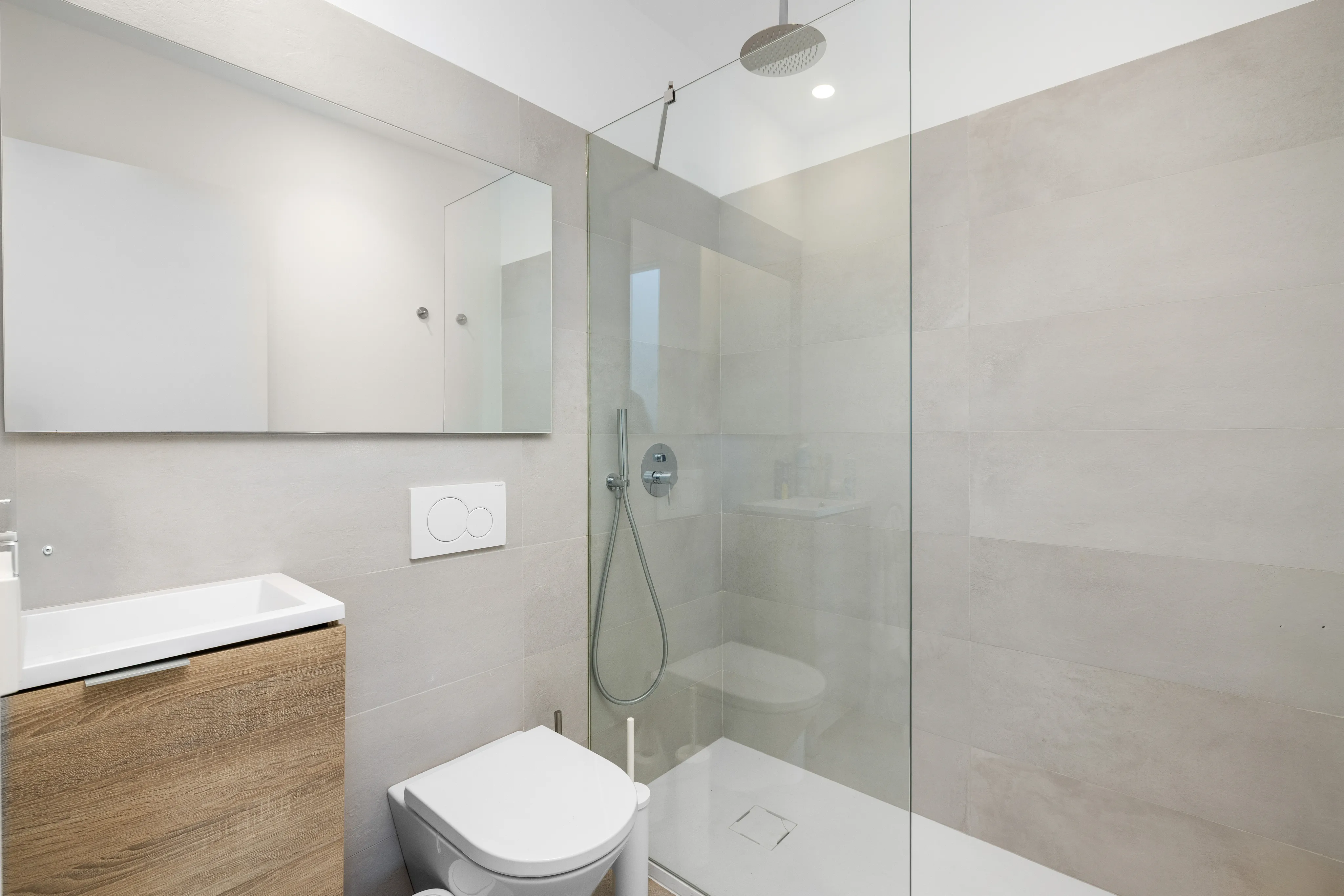 Villa moderna con piscina, giardino e appartamento indipendente-23