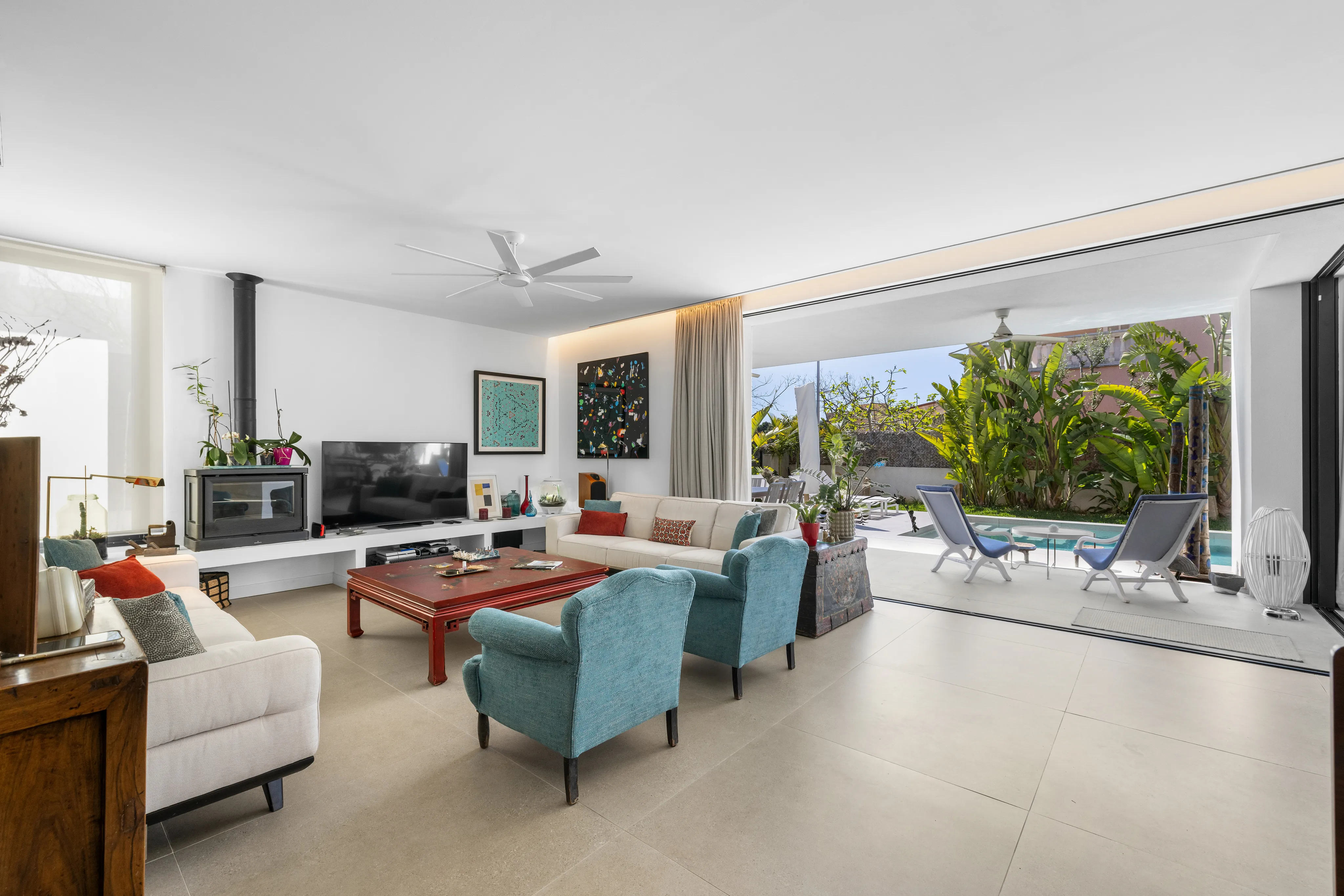 Villa moderna con piscina, giardino e appartamento indipendente-5