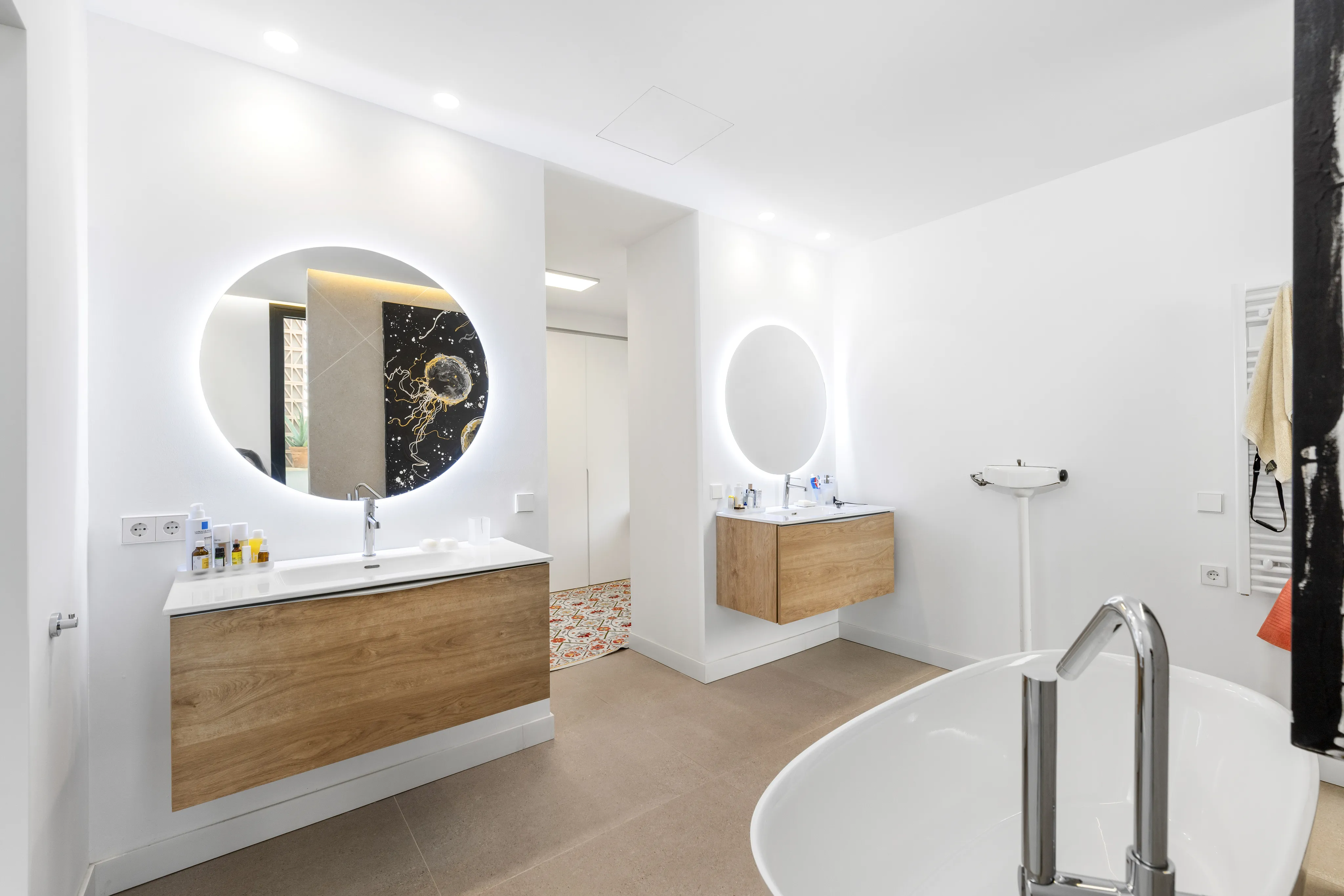 Villa moderna con piscina, giardino e appartamento indipendente-10