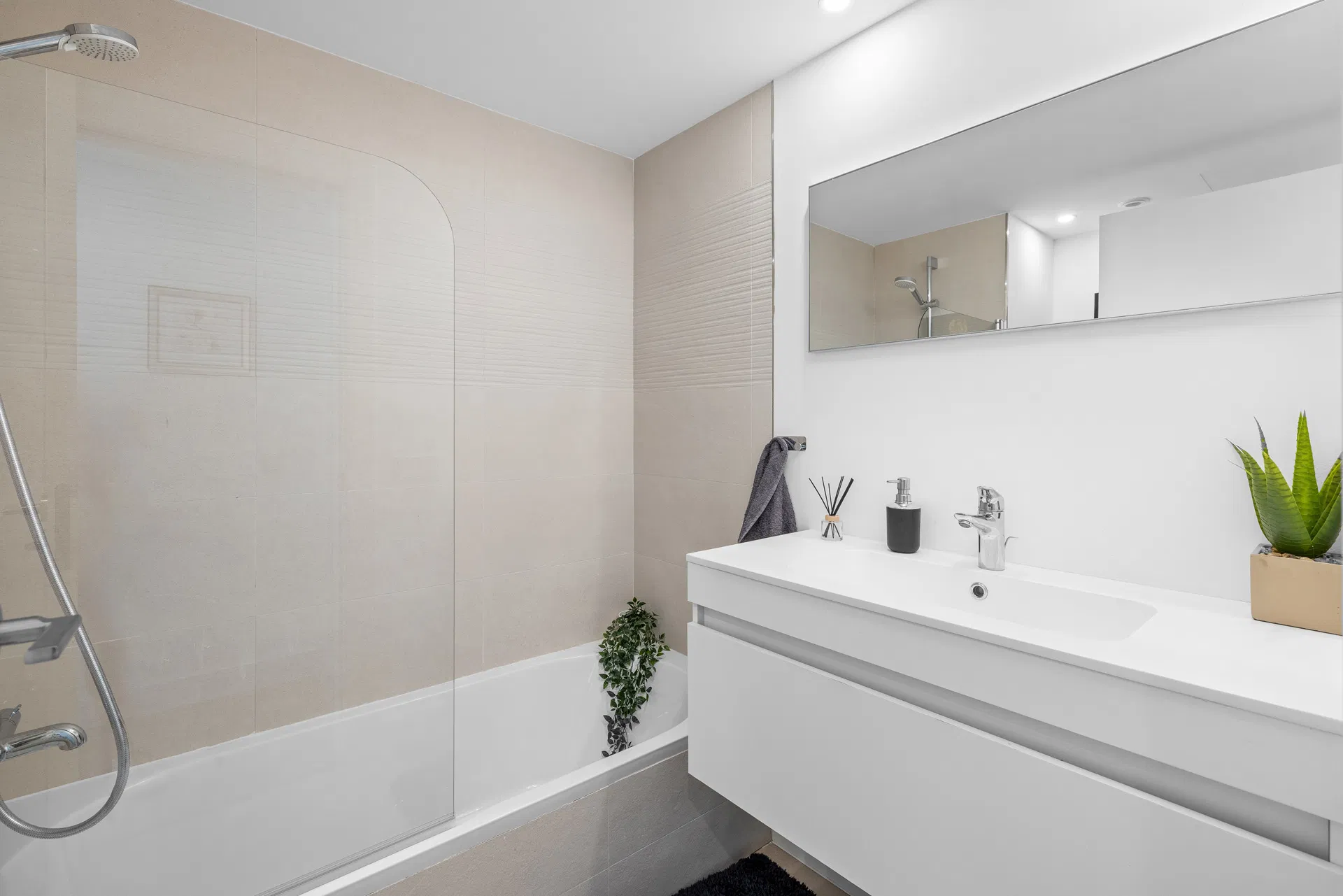 High-quality new-build apartment with spacious terrace near the sea-9