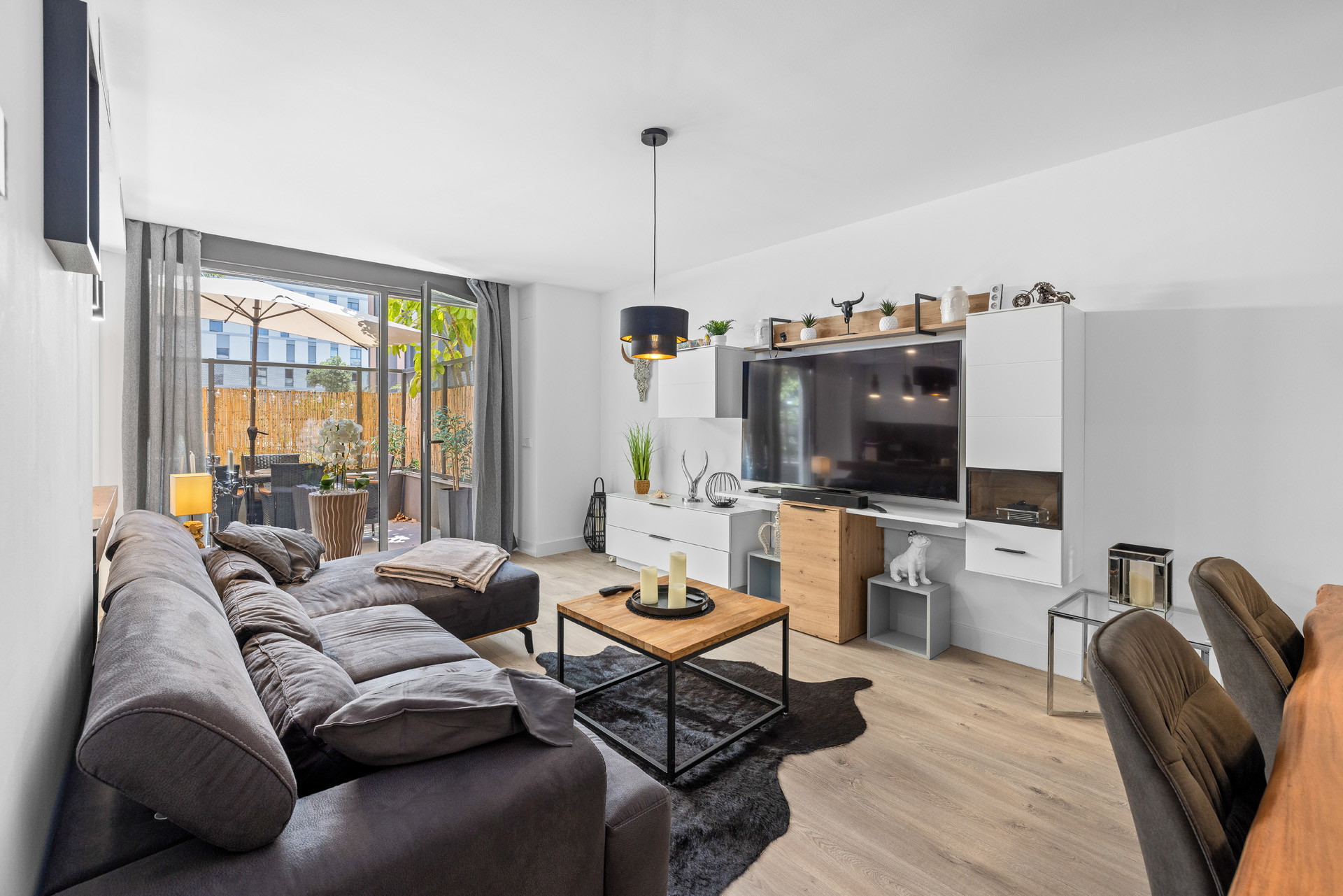 High-quality new-build apartment with spacious terrace near the sea-2