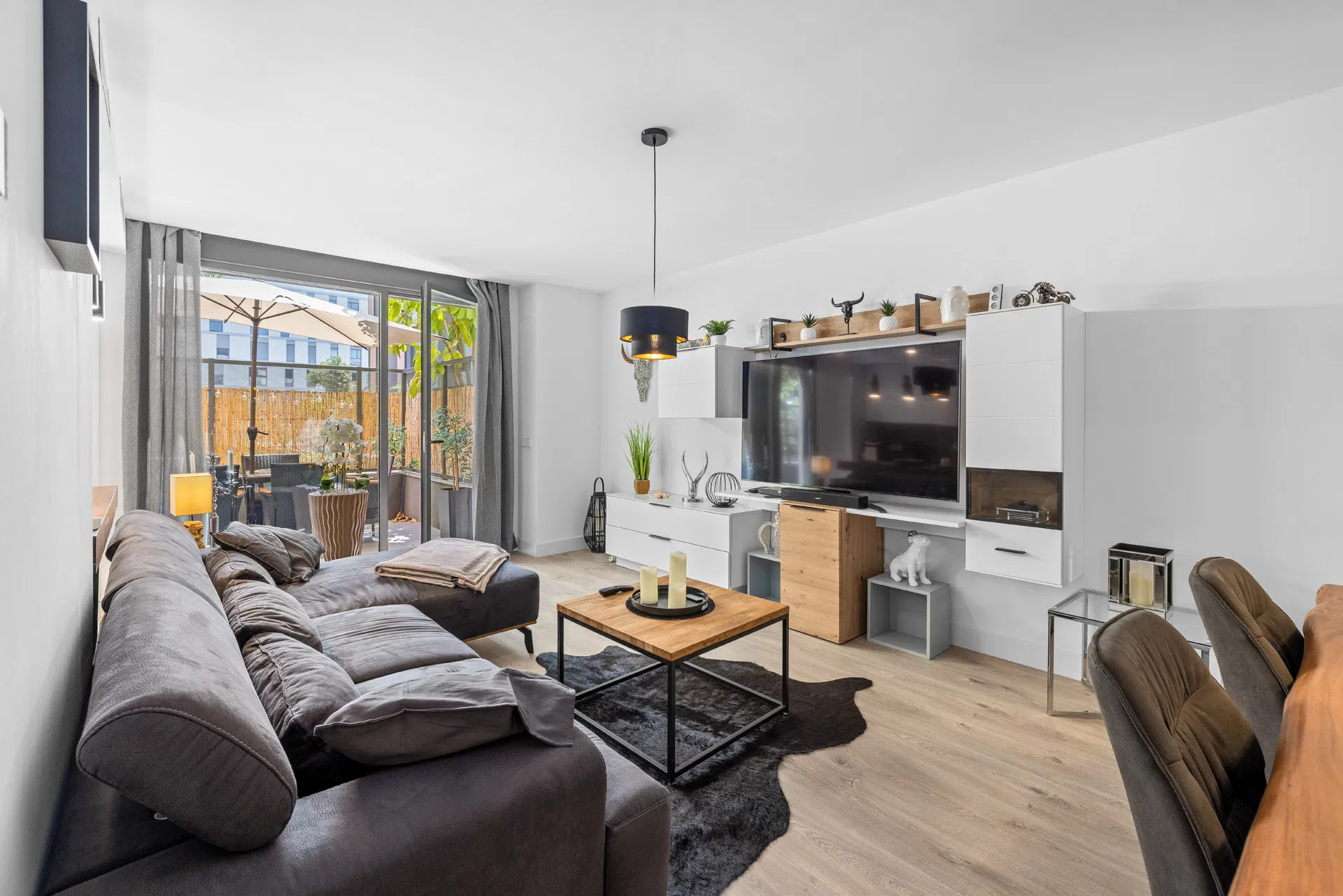 High-quality new-build apartment with spacious terrace near the sea-2