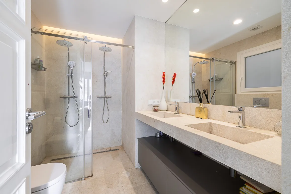 Precioso y luminoso piso en una ubicación privilegiada-9