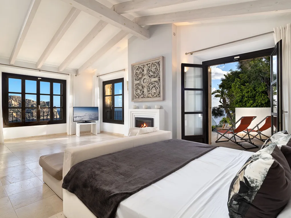 New refurbished family villa in front line to the sea-7