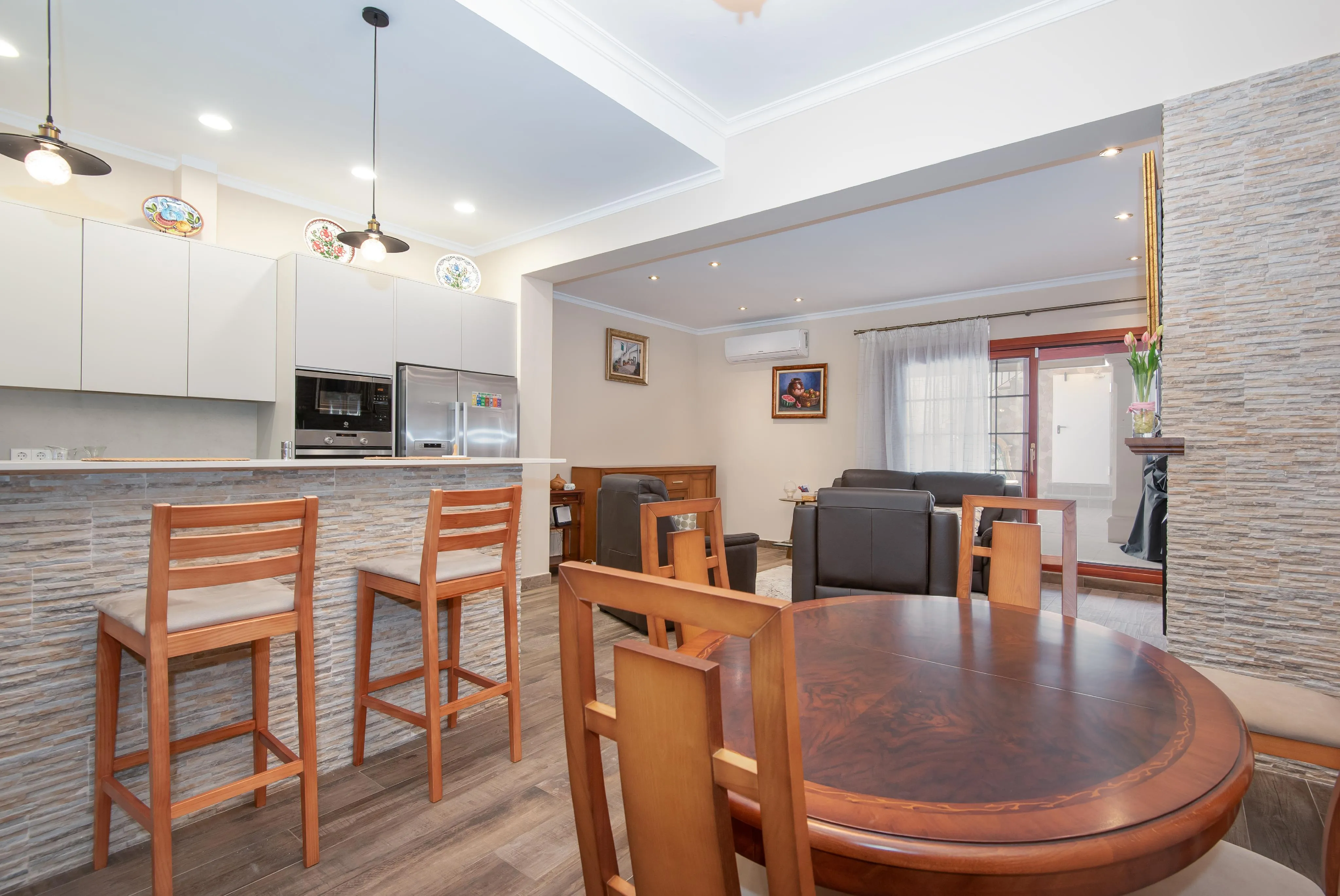 Отремонтированный таунхаус рядом с рыночной площадью с гаражом и патио-11