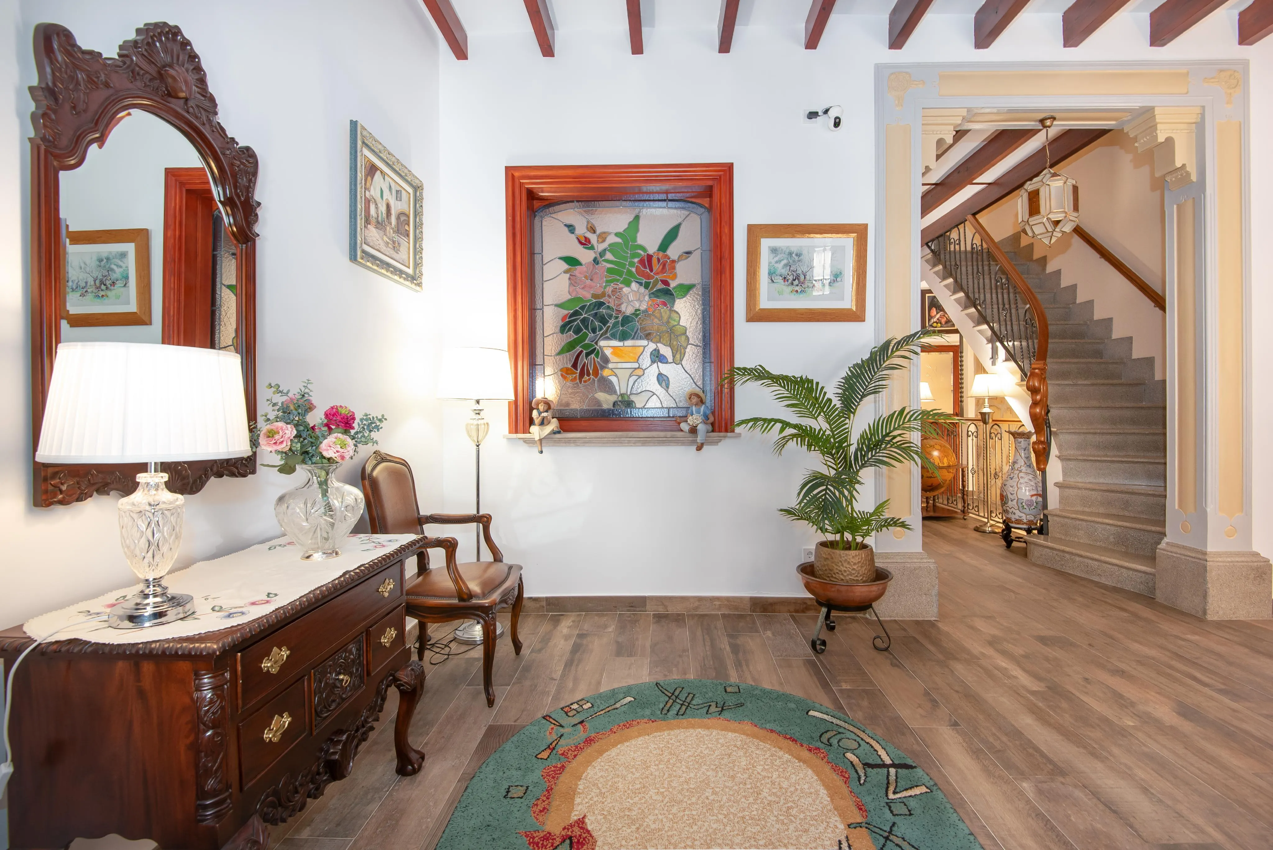 Отремонтированный таунхаус рядом с рыночной площадью с гаражом и патио-6