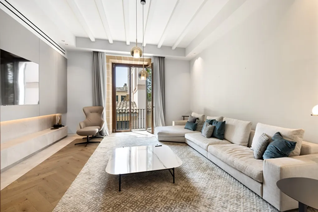 Apartamento dúplex de lujo en palacio histórico con parking, ascensor y balcones en San Jaime-1