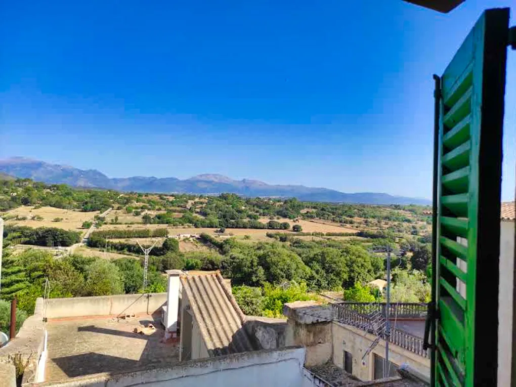 Radhus för renovering i Llubi-3