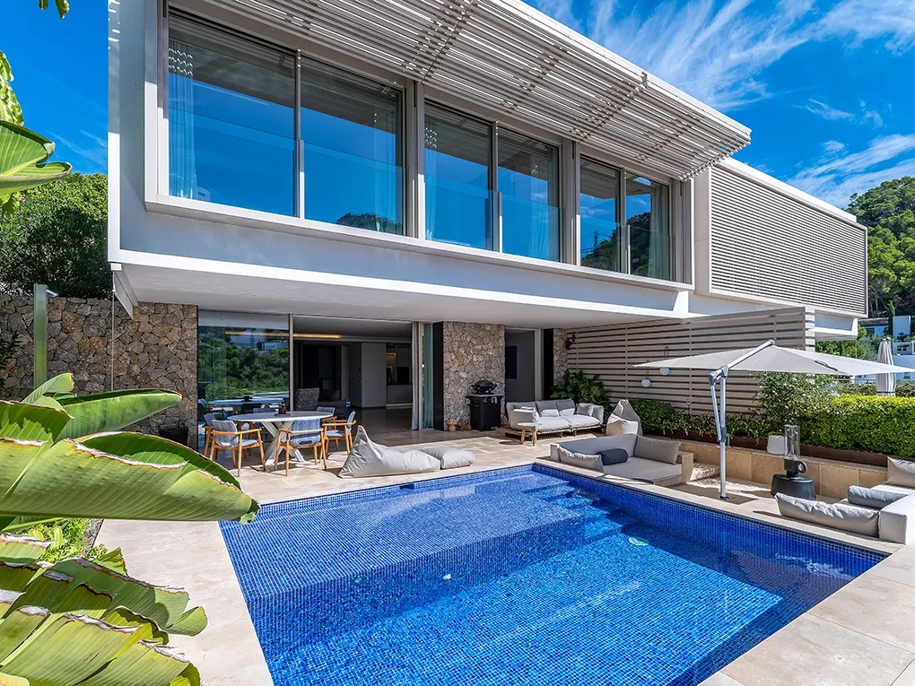 Luxe villa met zeezicht in New Folies-2